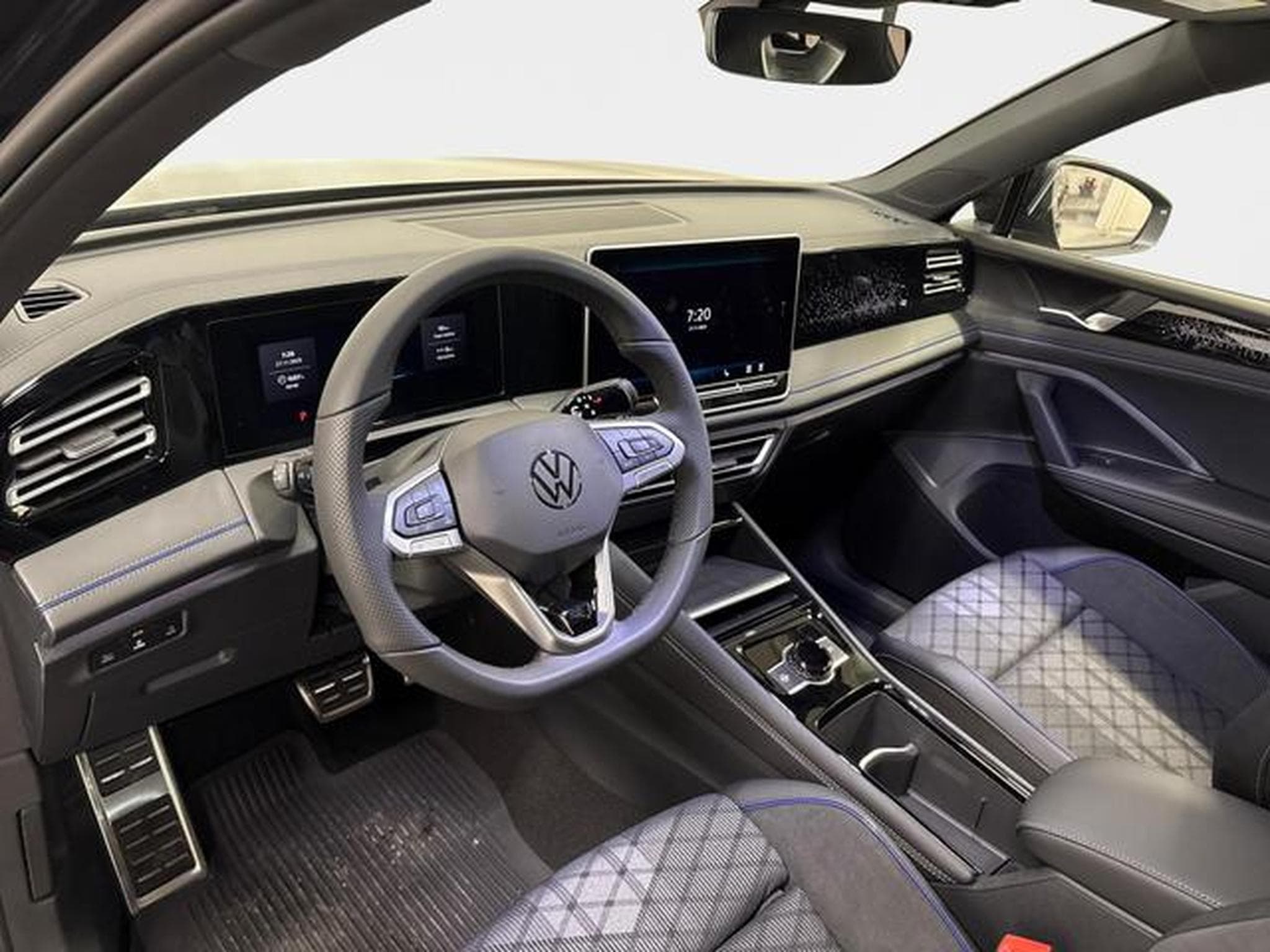 VW Tiguan (2025) - Photo 12