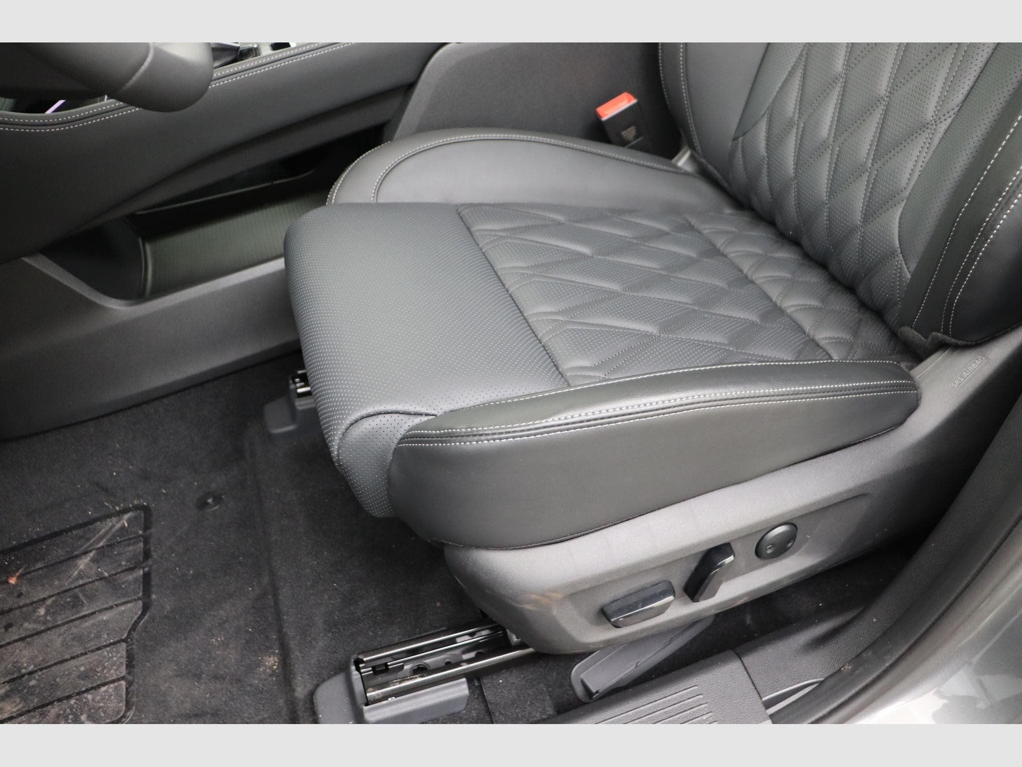 Nissan X-Trail Tekna + Bose + Nappa + 20" alloys 5pl (2025) - Photo 15