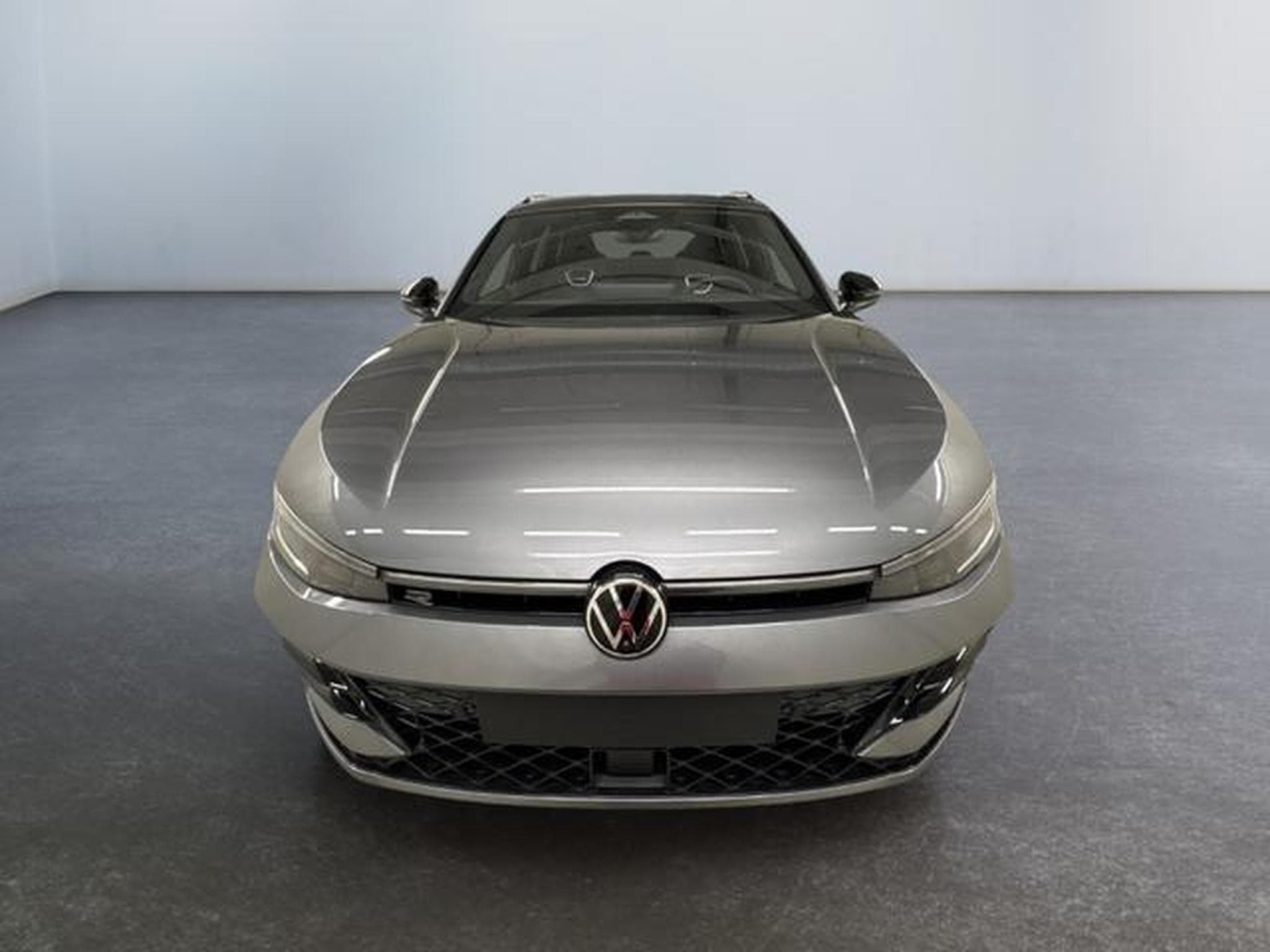 VW Passat R-Line (2025) - Photo 2