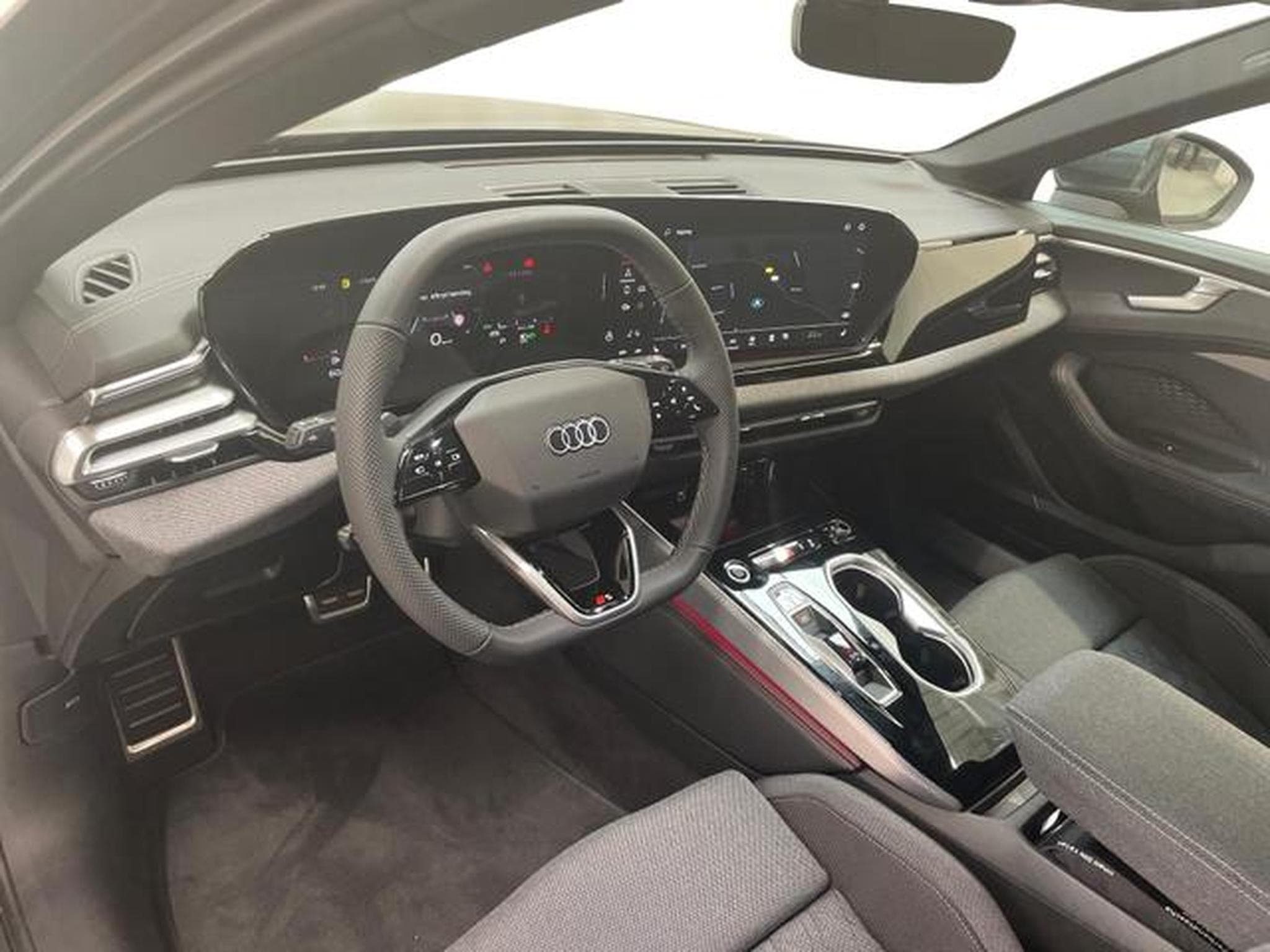 Audi A6 S-Line (2025) - Photo 12