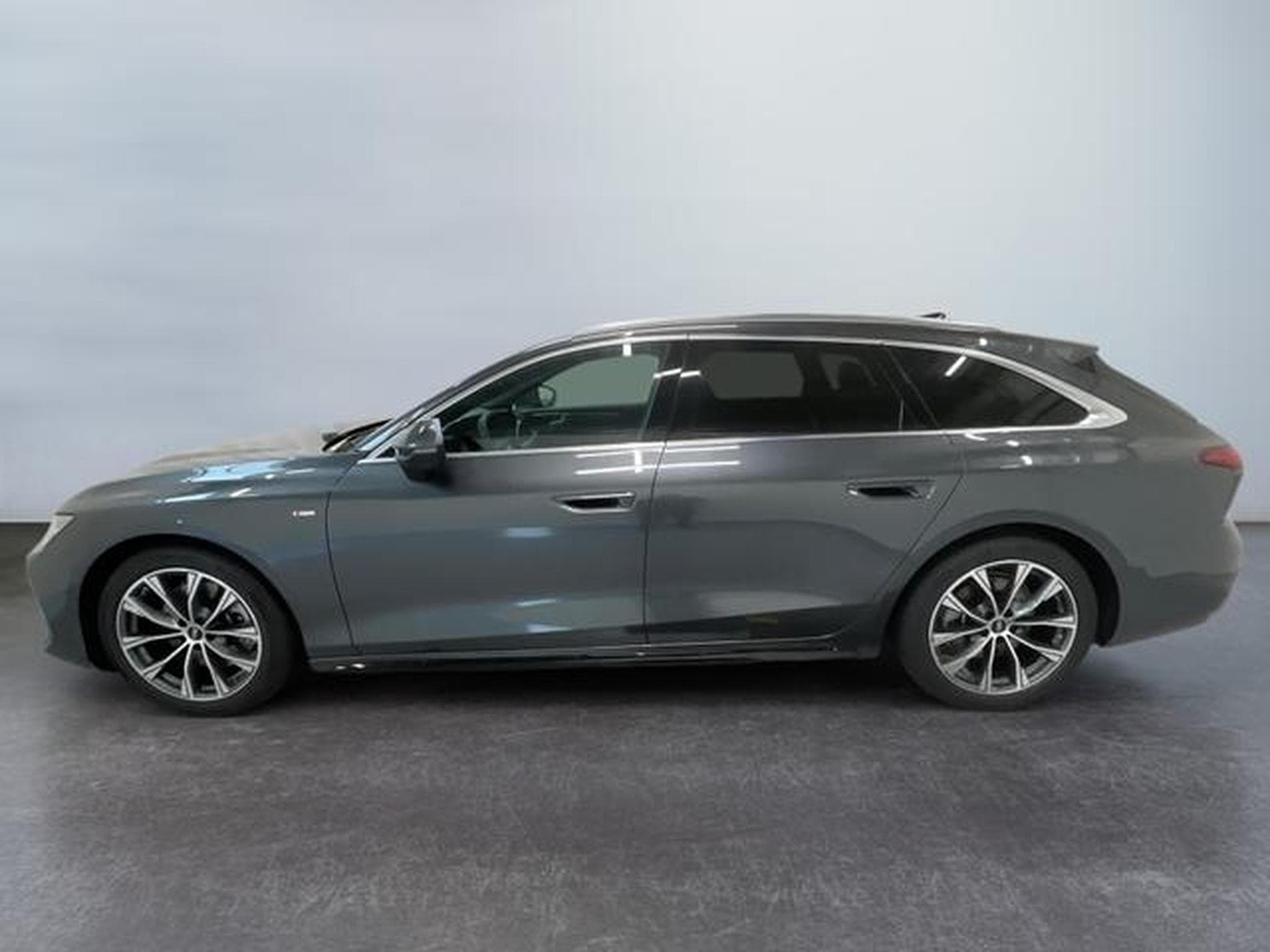 Audi A6 S-Line (2025) - Photo 6