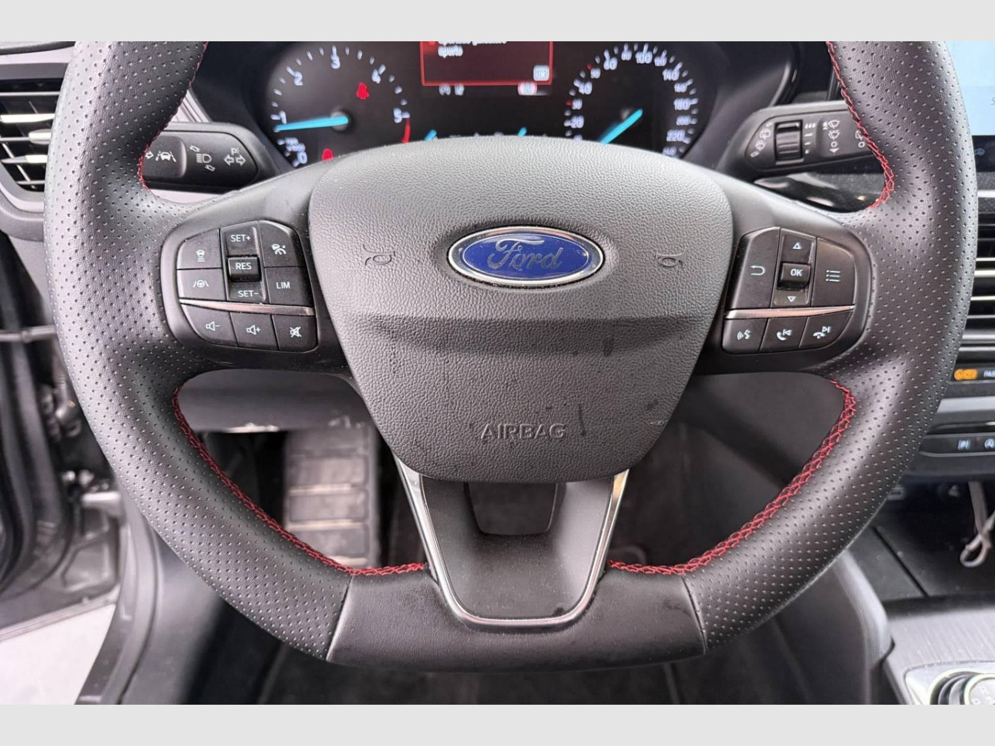 Ford Focus ST-Line x (2025) - Photo 10