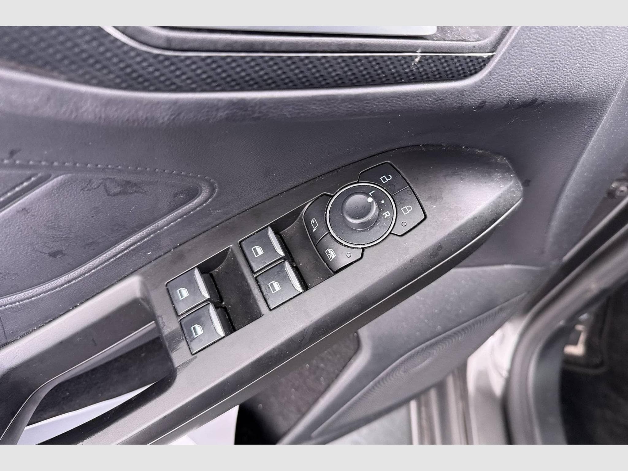 Ford Focus ST-Line x (2025) - Photo 8