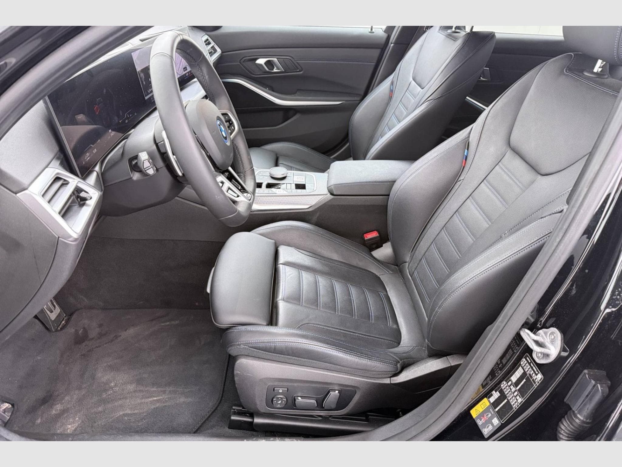 Bmw 330 M Sport (2025) - Photo 14
