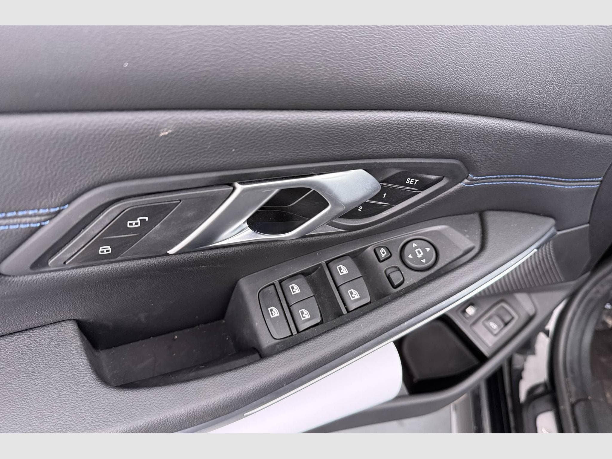 Bmw 330 M Sport (2025) - Photo 8
