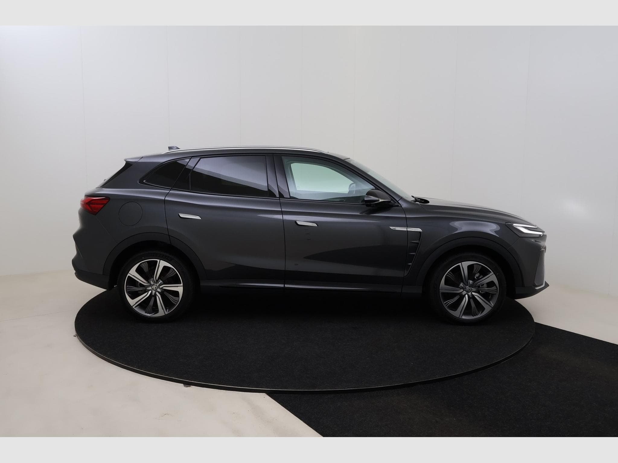 Mg Marvel R Luxury (2025) - Photo 4