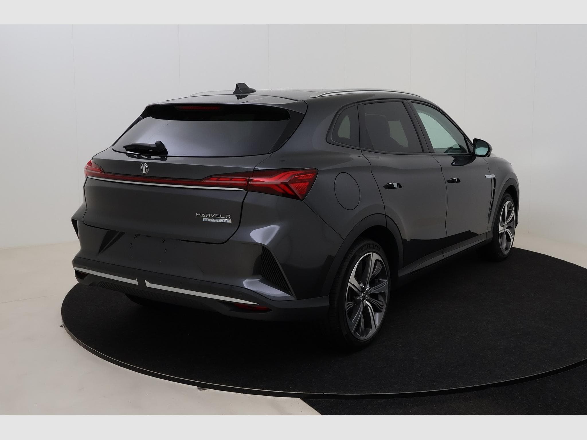 Mg Marvel R Luxury (2025) - Photo 6