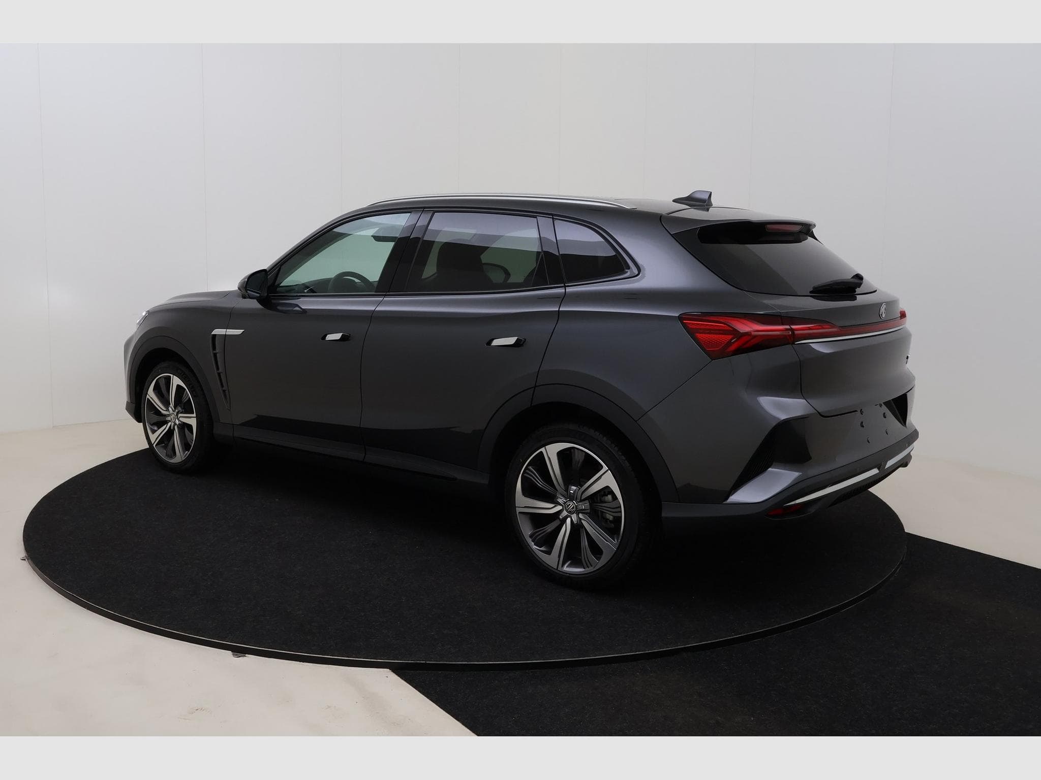 Mg Marvel R Luxury (2025) - Photo 8