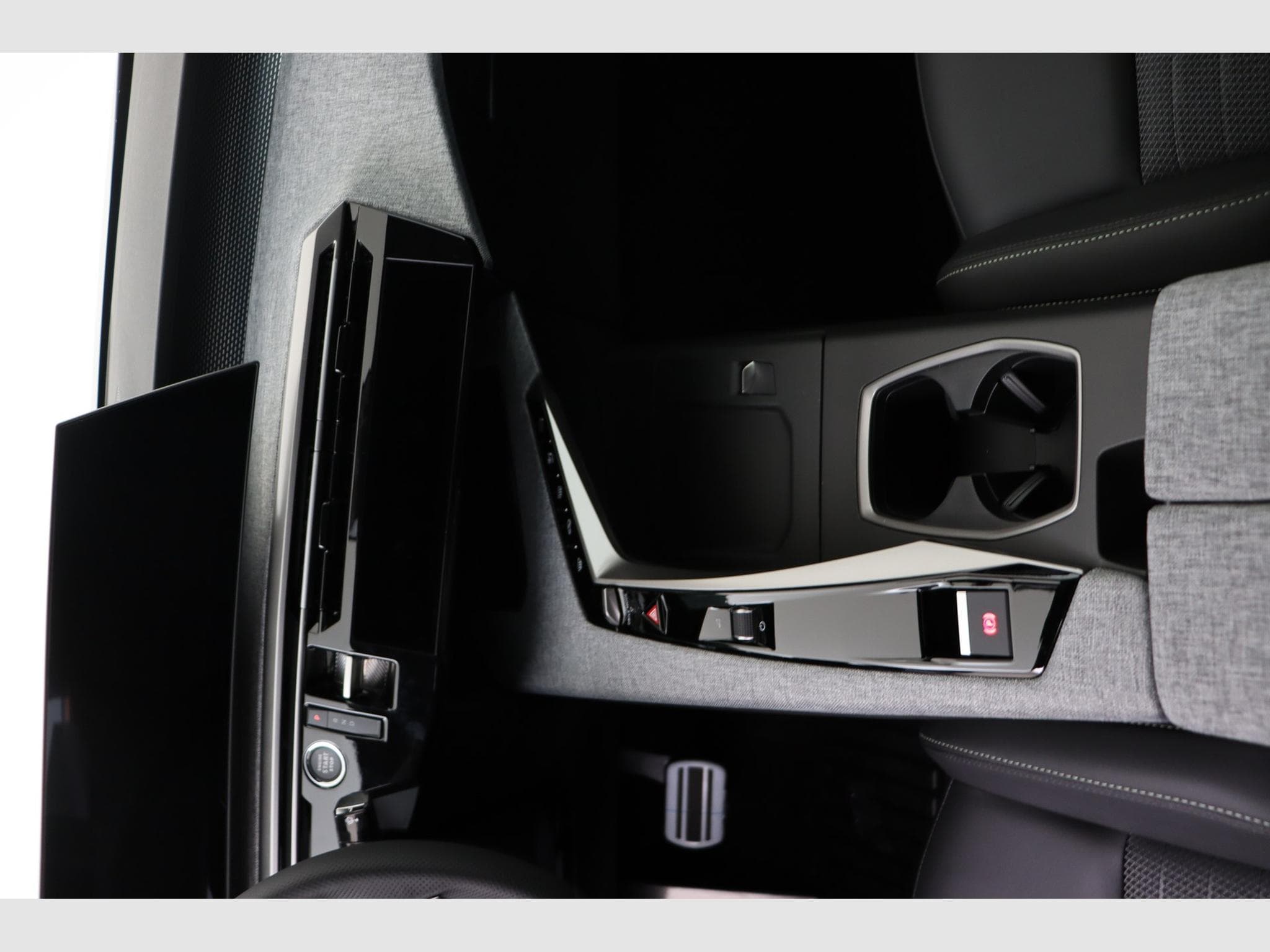 Peugeot E-3008 GT (2026) - Photo 12