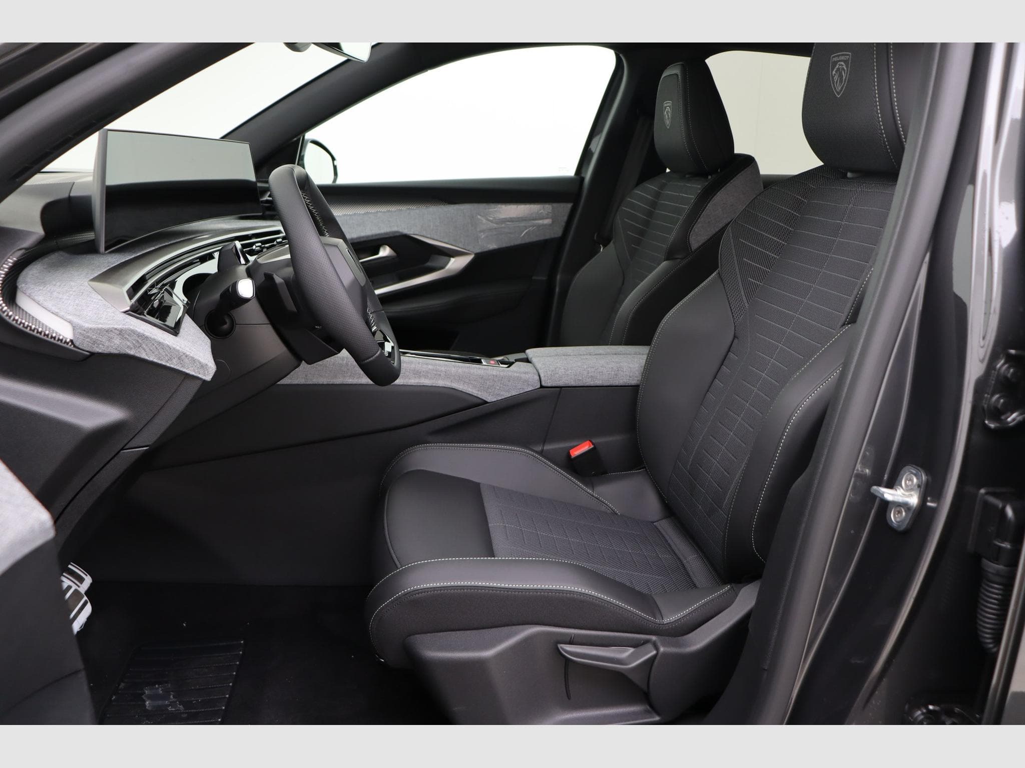 Peugeot E-3008 GT (2026) - Photo 13