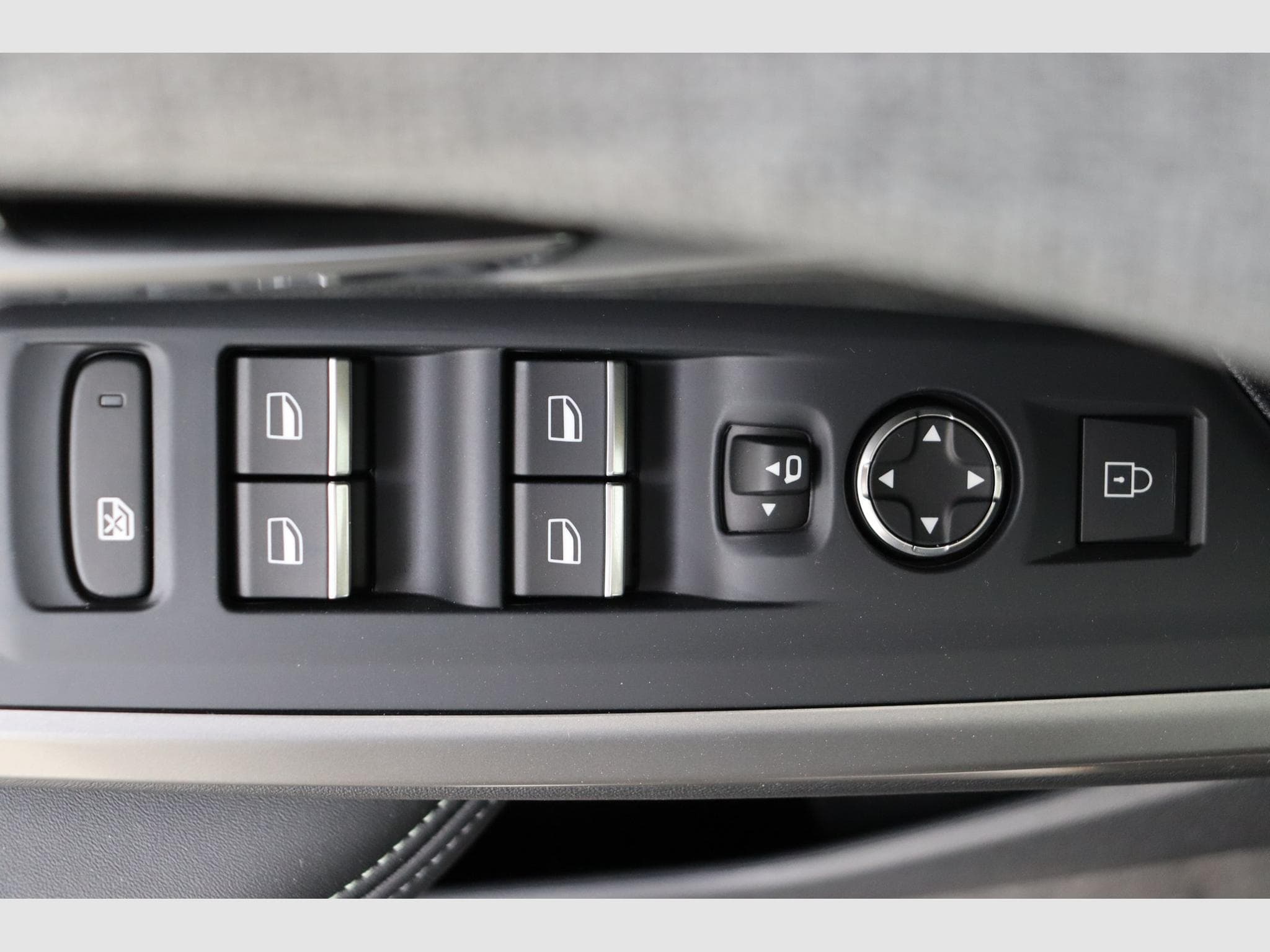 Peugeot E-3008 GT (2026) - Photo 17
