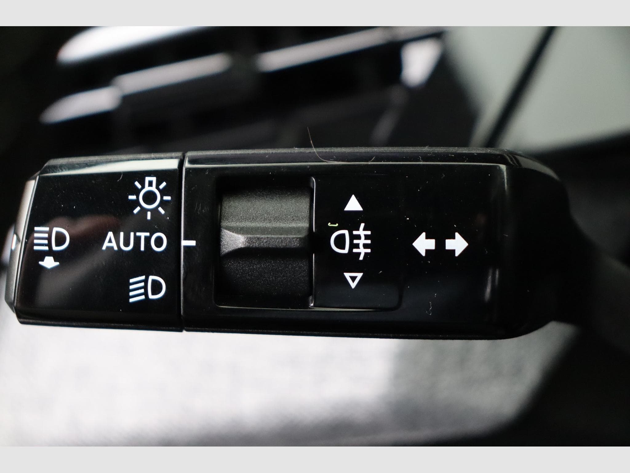 Peugeot E-3008 GT (2026) - Photo 18