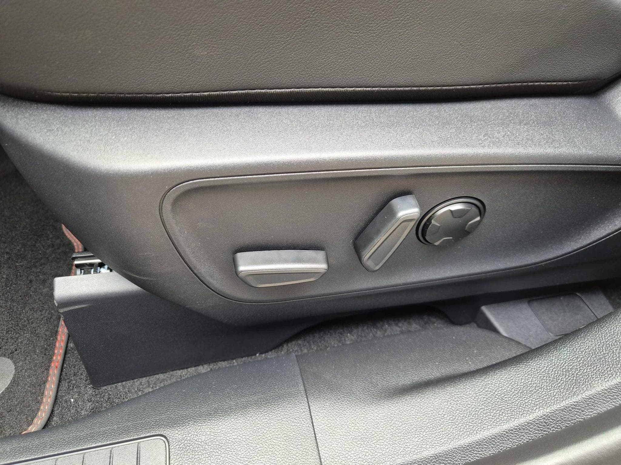 Ford Kuga ST-Line (2025) - Photo 20
