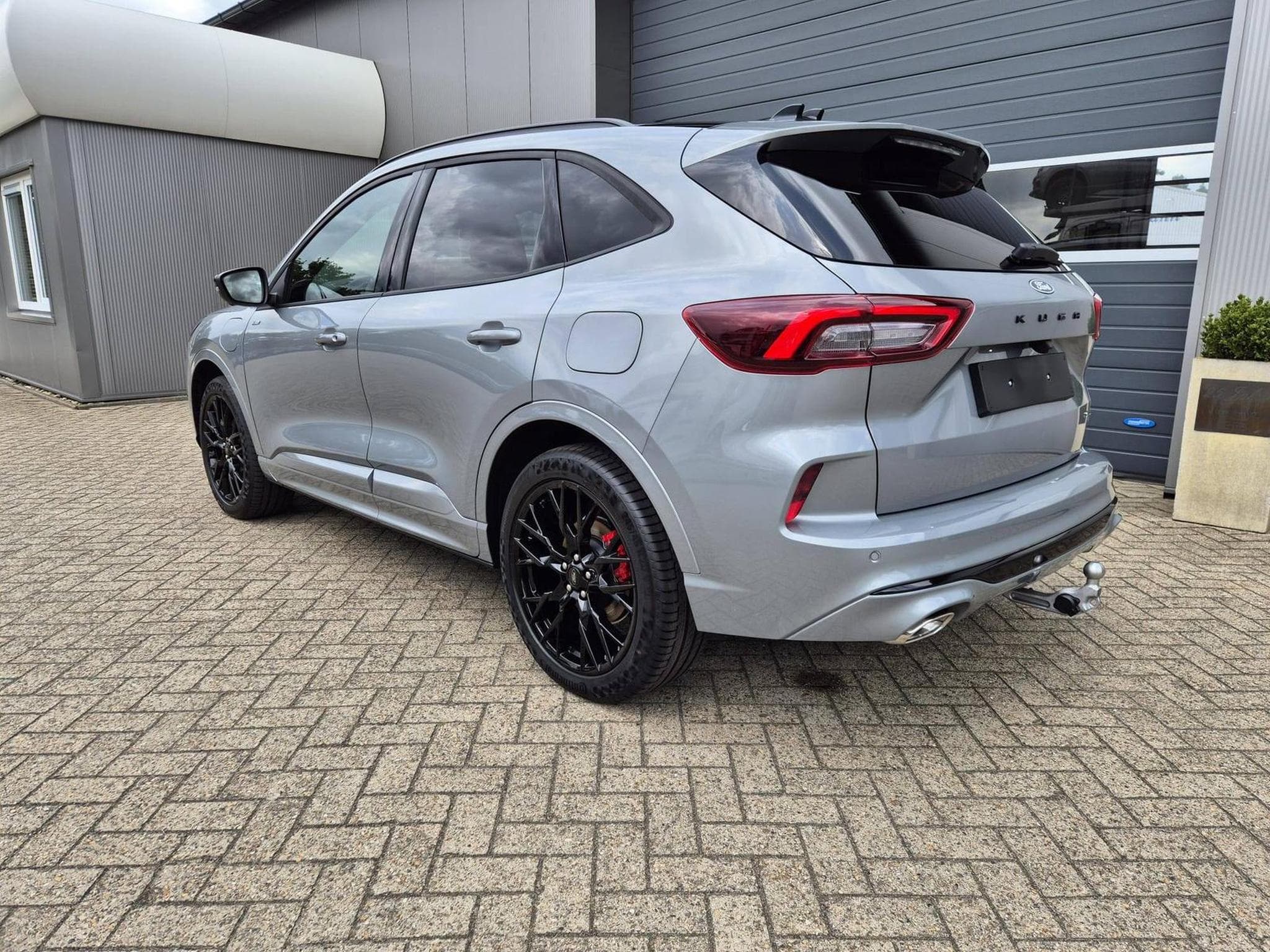 Ford Kuga ST-Line (2025) - Photo 3