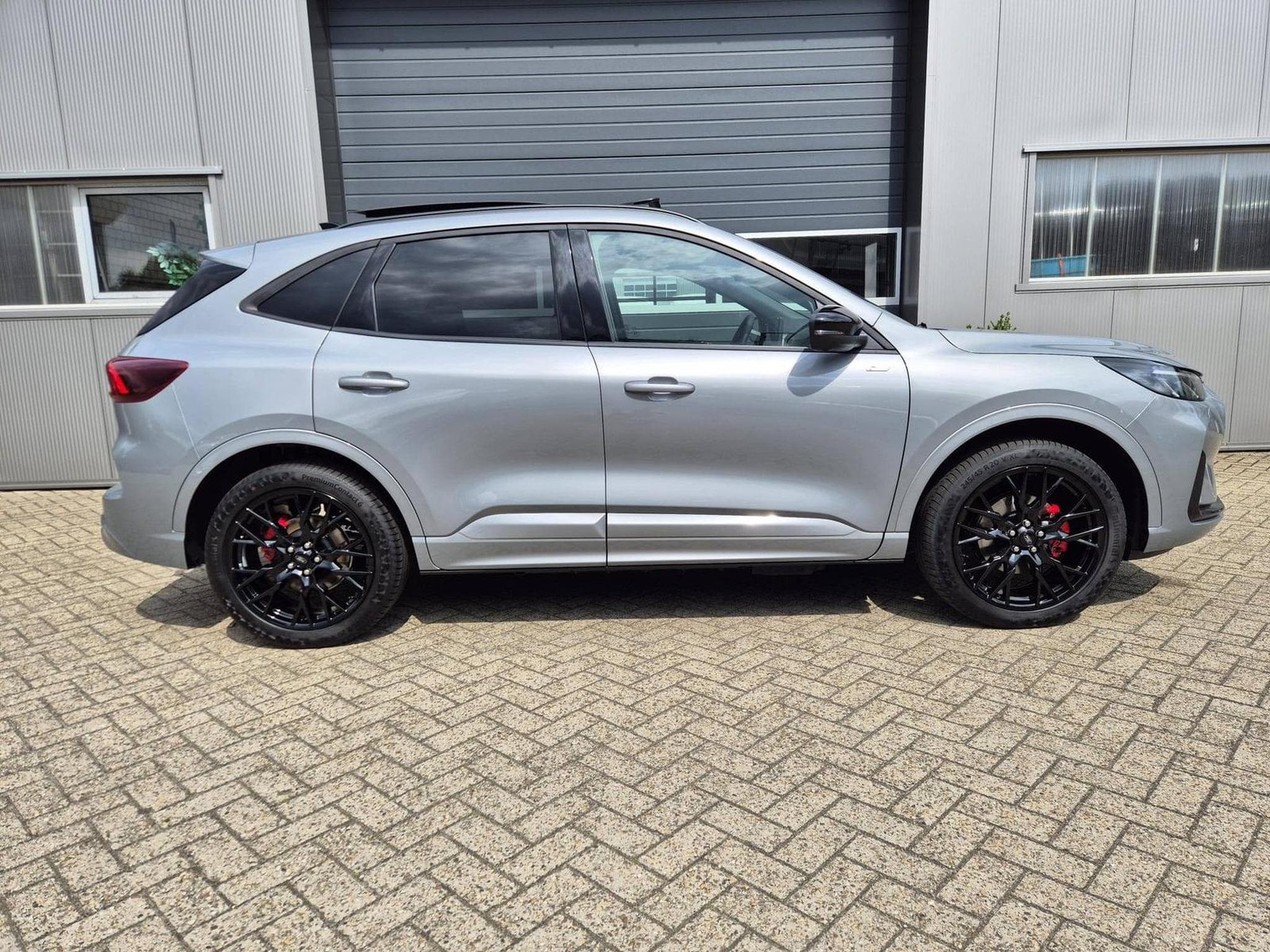 Ford Kuga ST-Line (2025) - Photo 6
