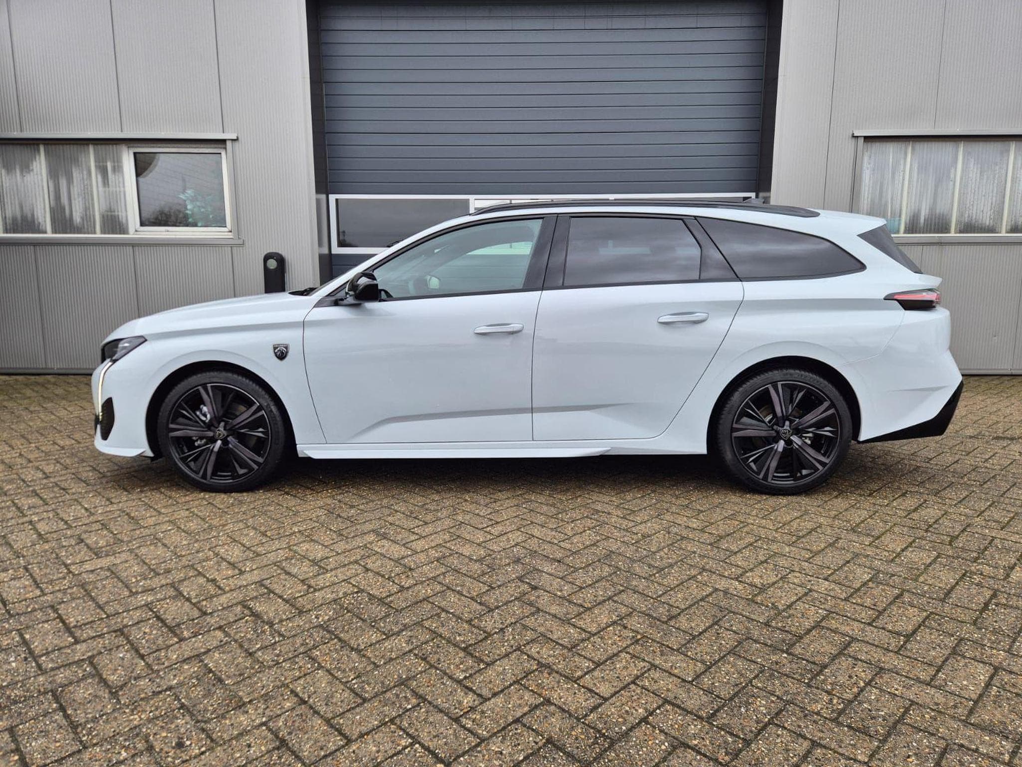 Peugeot 308 GT SW (2026) - Photo 2