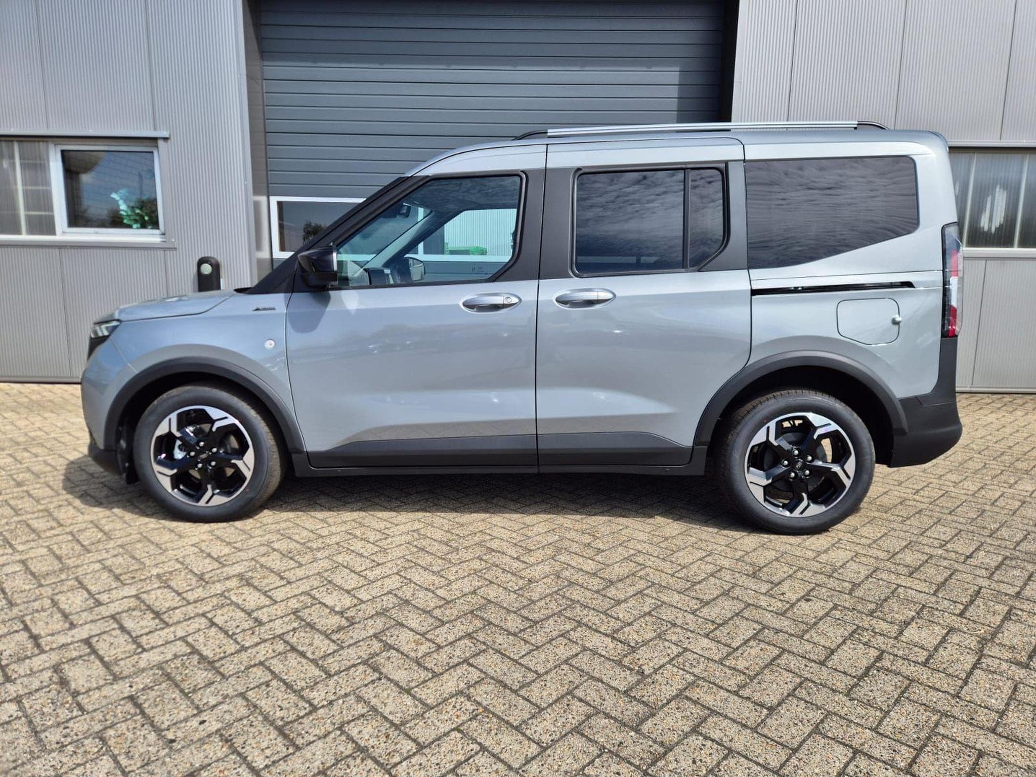 Ford Tourneo (2026) - Photo 2