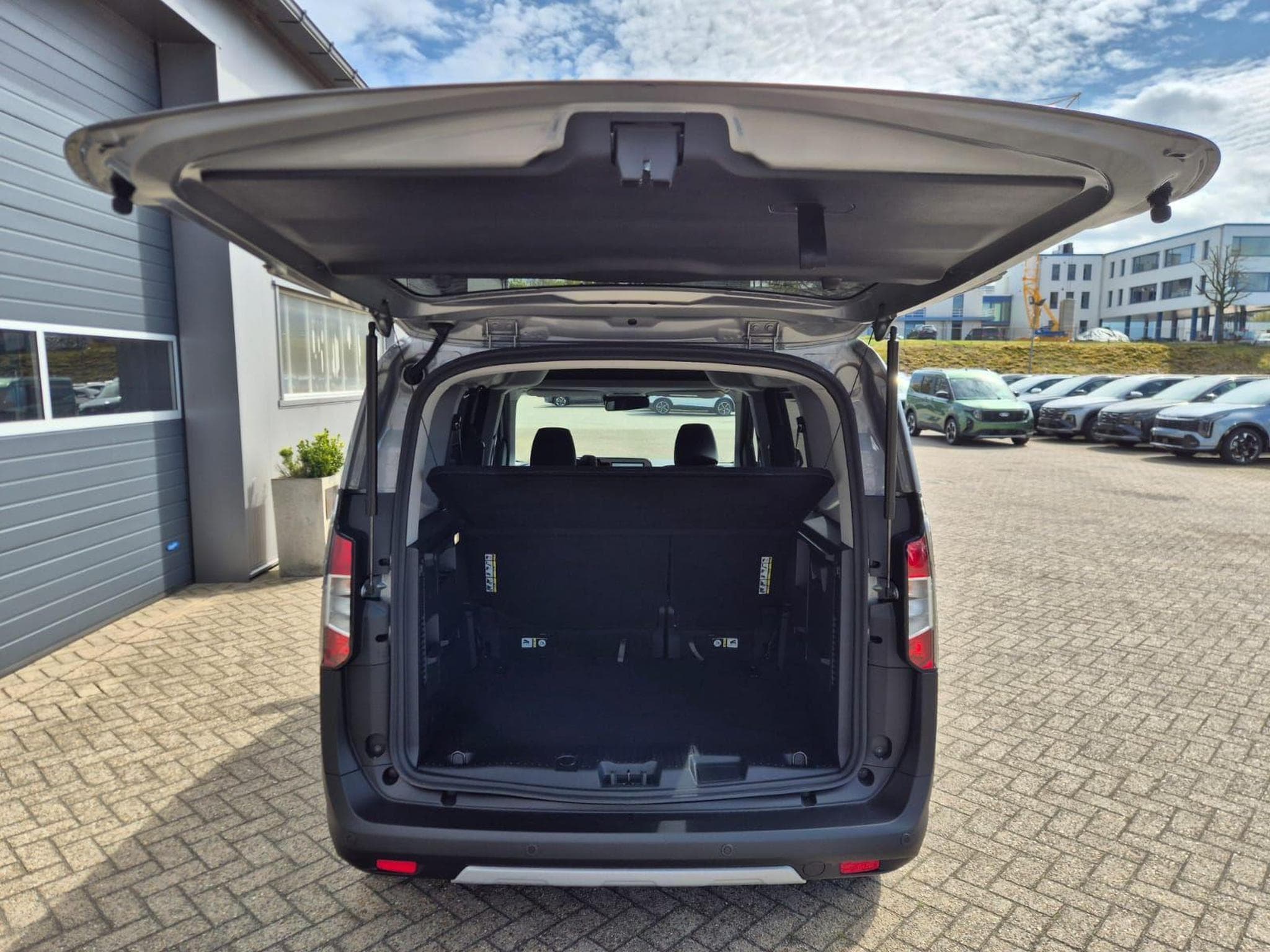 Ford Tourneo (2026) - Photo 9