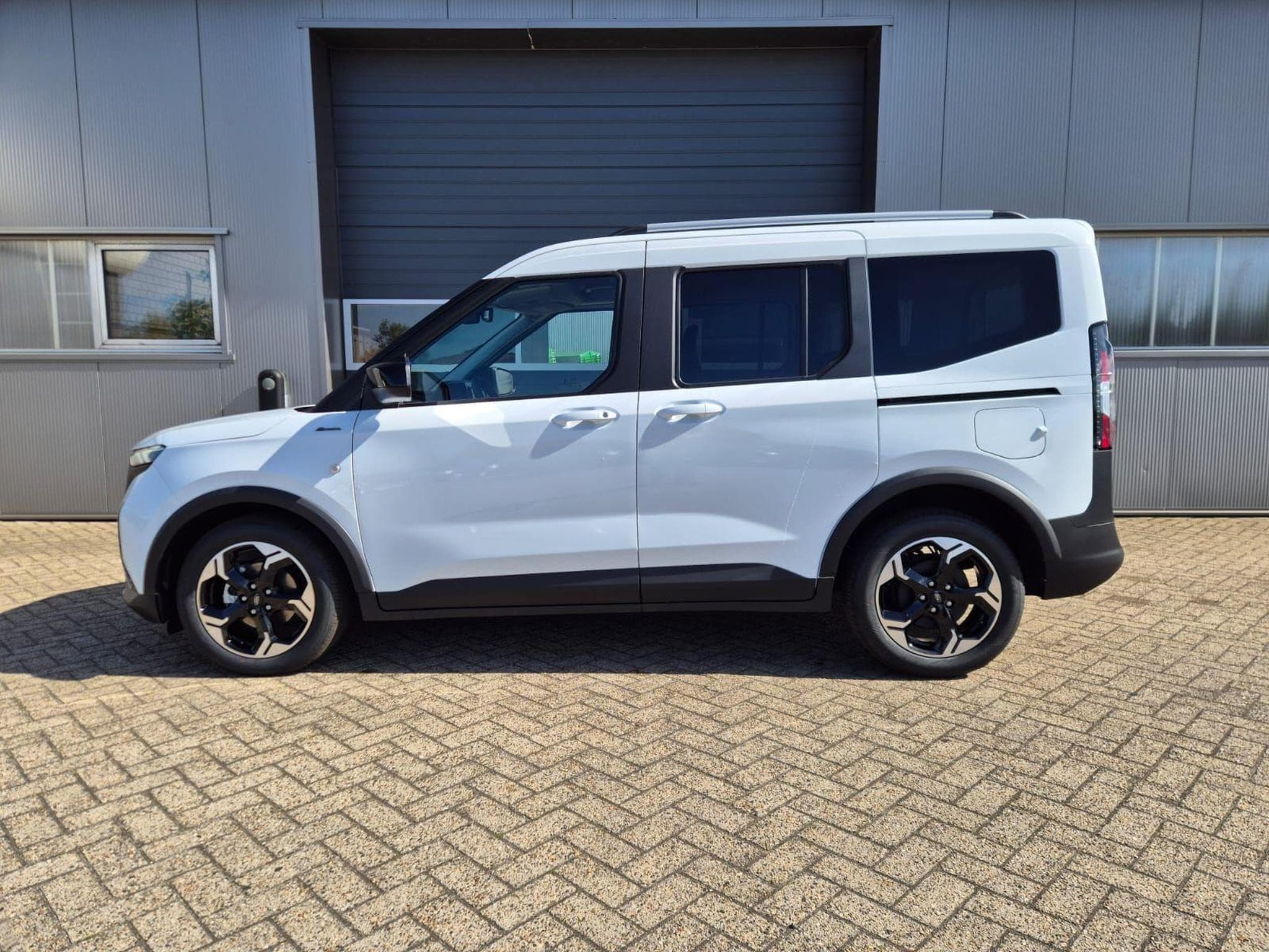 Ford Tourneo (2026) - Photo 2