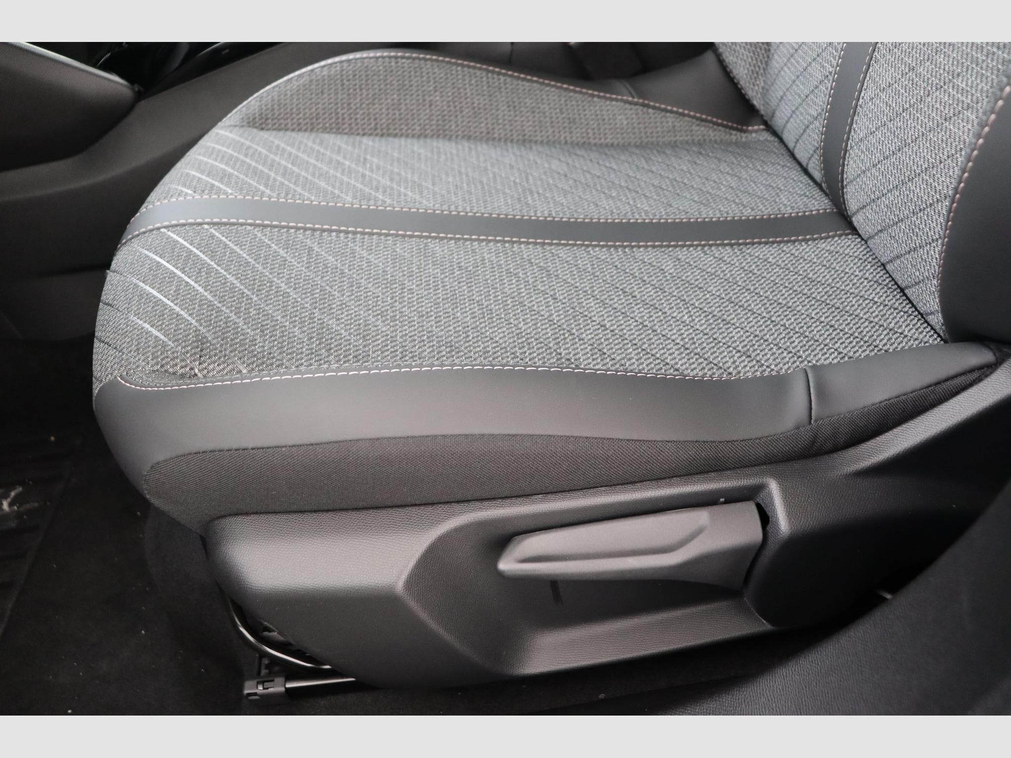 Peugeot 2008 Allure (2026) - Photo 14