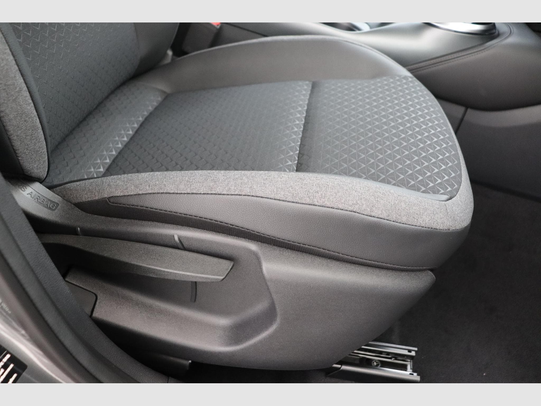 Nissan Juke N-Connecta + Winter Pack + Navigation (2026) - Foto 15