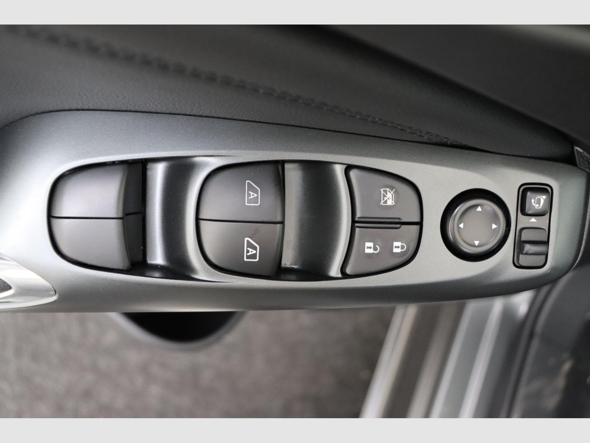 Nissan Juke N-Connecta + Winter Pack + Navigation (2026) - Foto 17