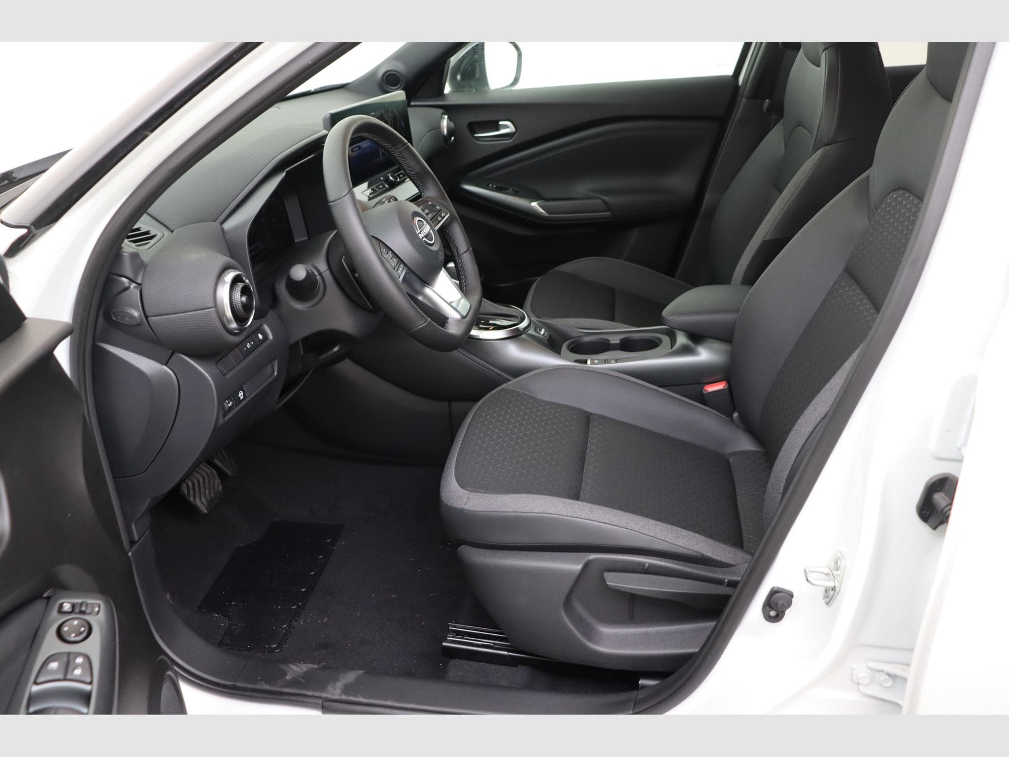 Nissan Juke N-Connecta + Winter Pack + Navigation (2026) - Foto 13