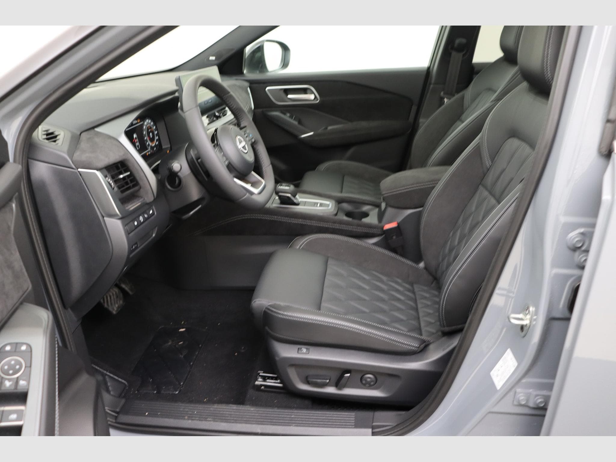 Nissan Qashqai Tekna Plus + 2 Tone (2026) - Foto 13
