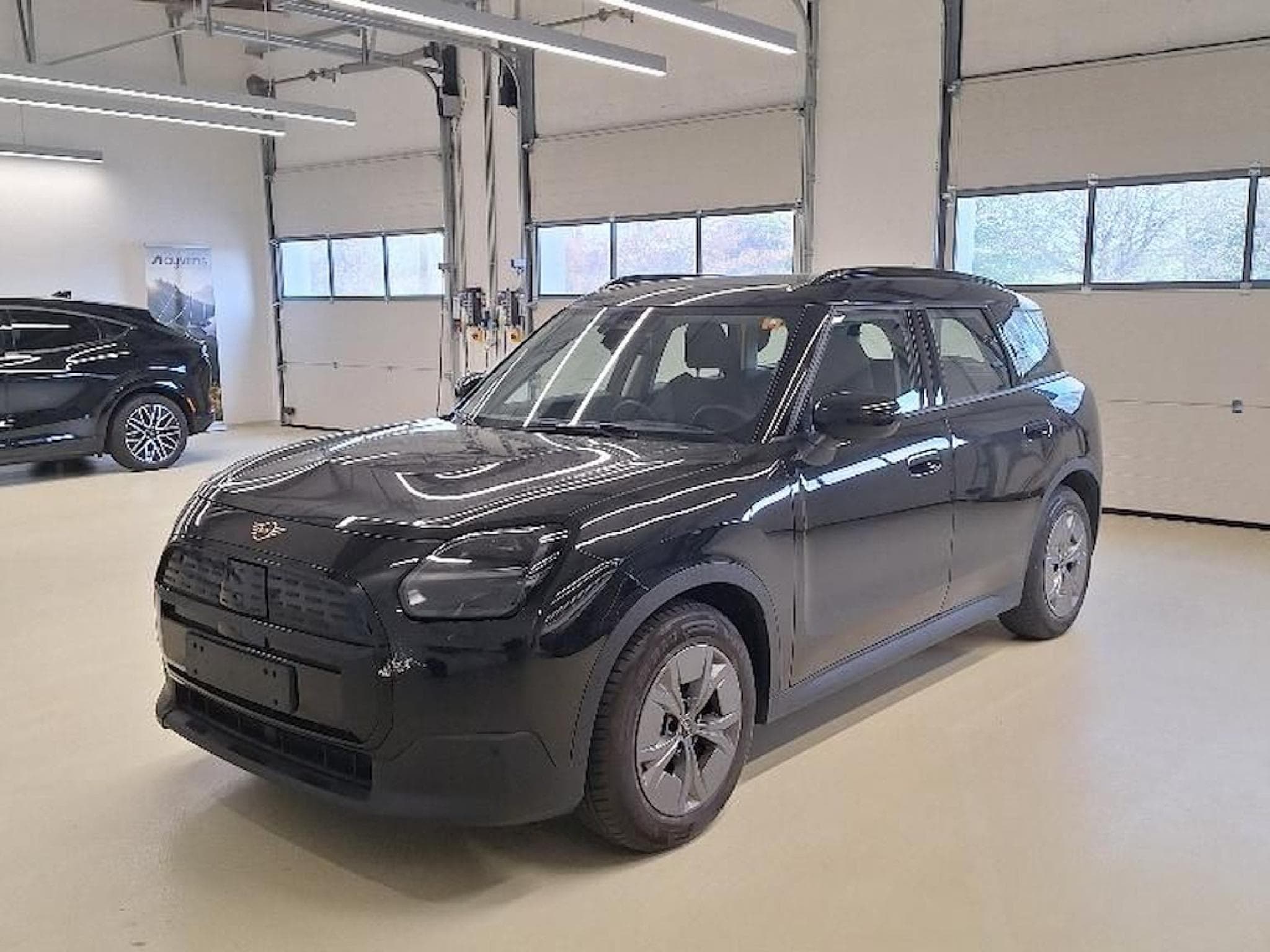 Mini Countryman Countryman E Essential Trim (2024) - Photo 2