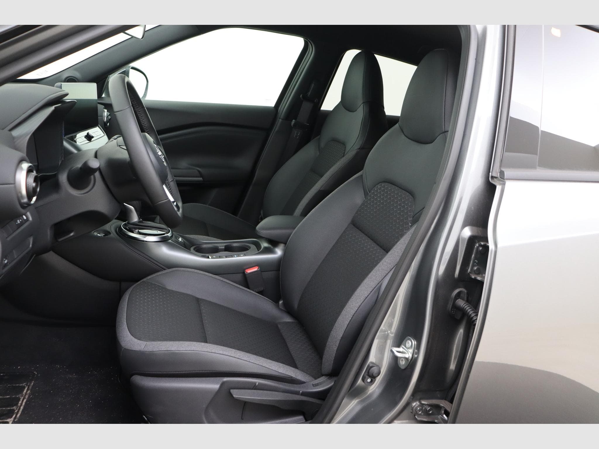 Nissan Juke N-Connecta / Cold Pack / Alloys 19 Aero / SEP (MY25) (2026) - Photo 13