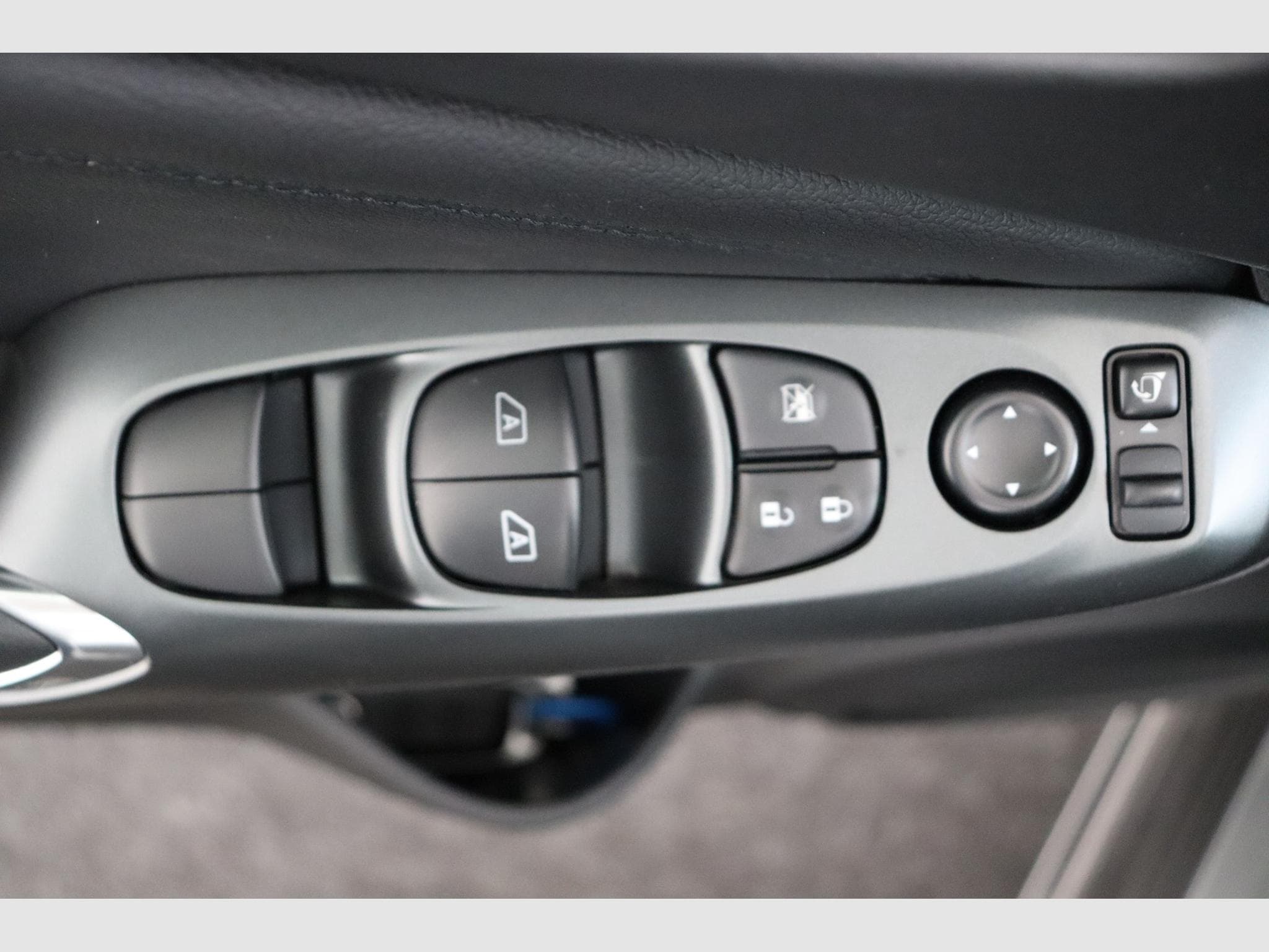 Nissan Juke N-Connecta / Cold Pack / Alloys 19 Aero / SEP (MY25) (2026) - Photo 17