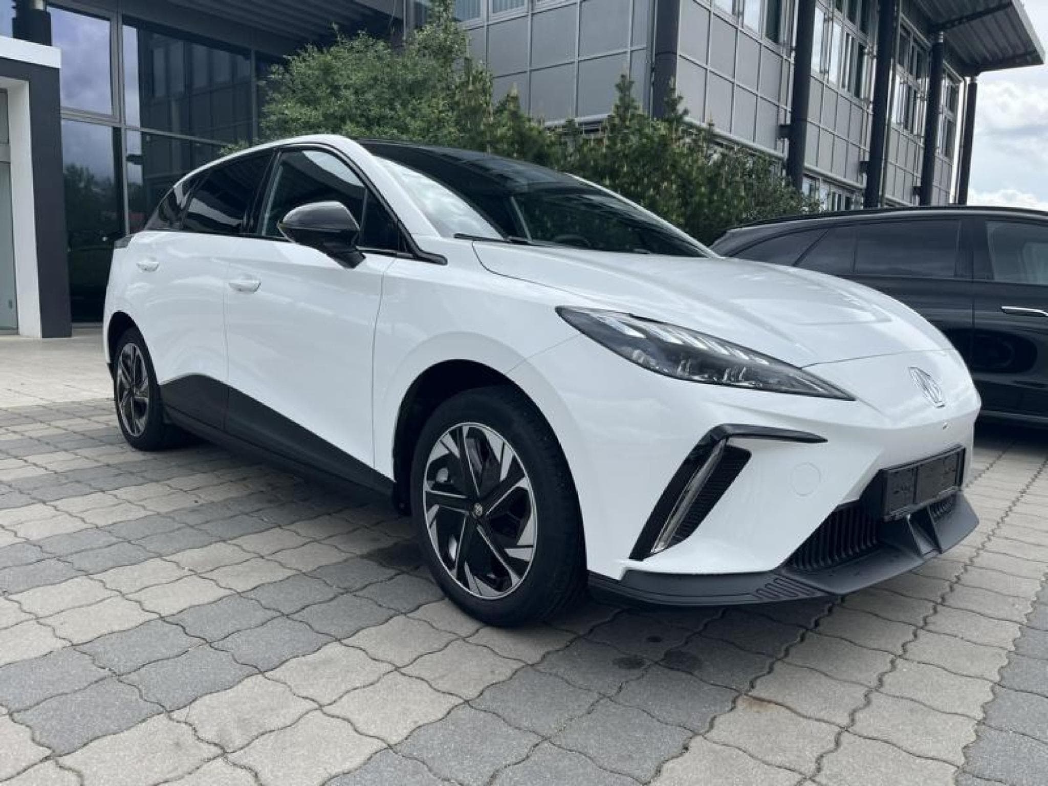 Mg MG4 150 kW Luxury 64 kWh (2023) - Photo 1