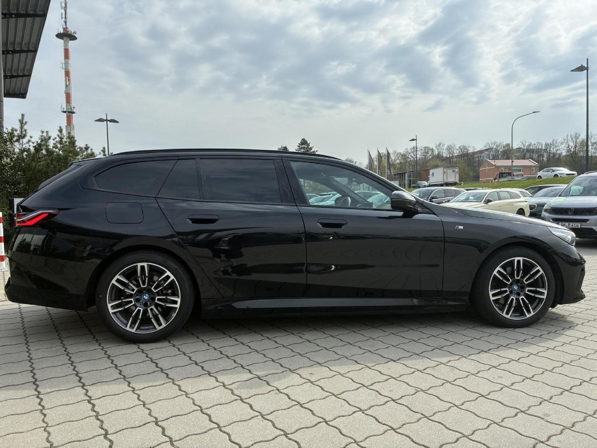 Bmw 530 5er - 530 e M Sport (EURO 6e) (2024) - Photo 4