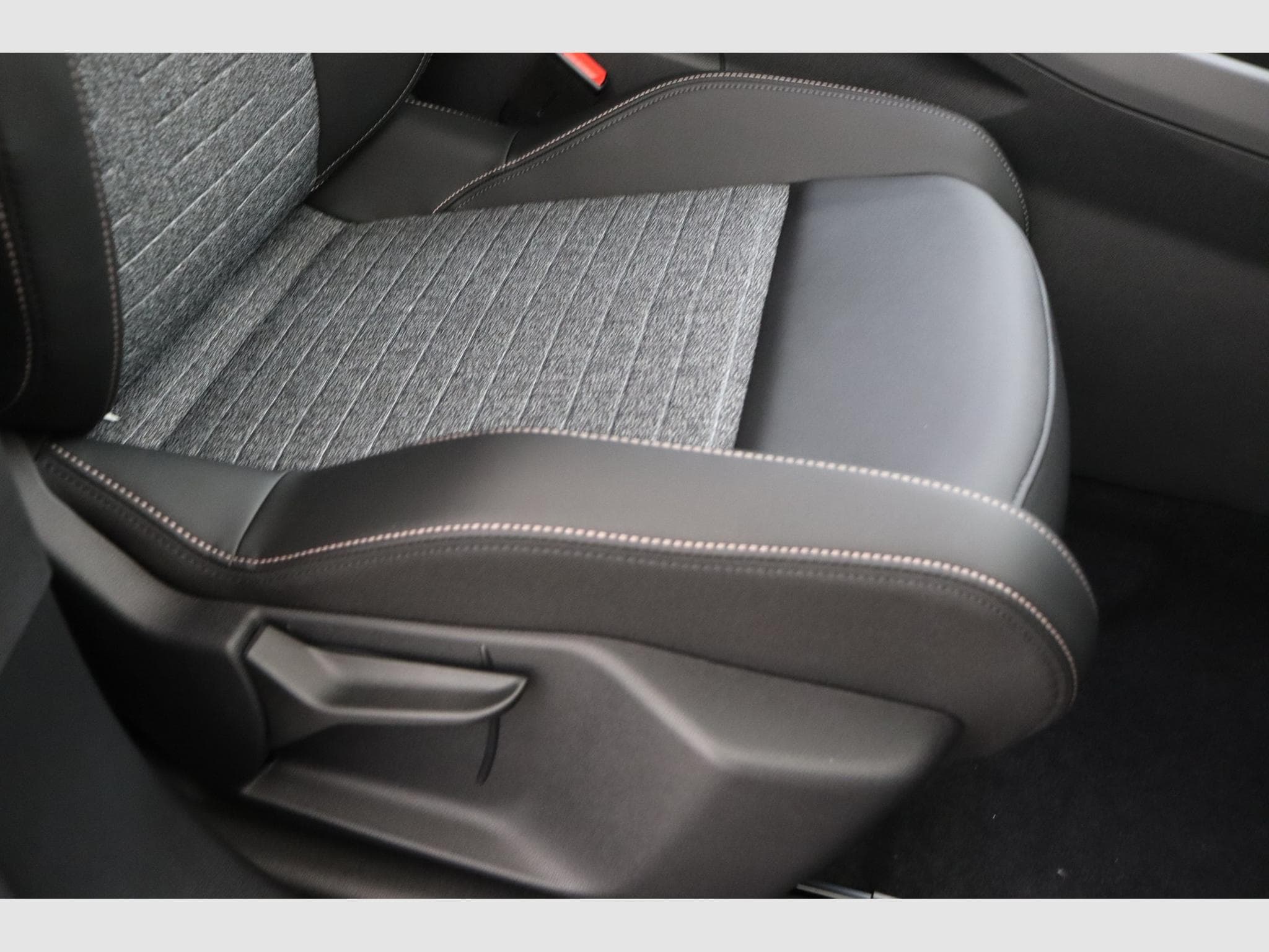 Peugeot 5008 Allure (2026) - Photo 15