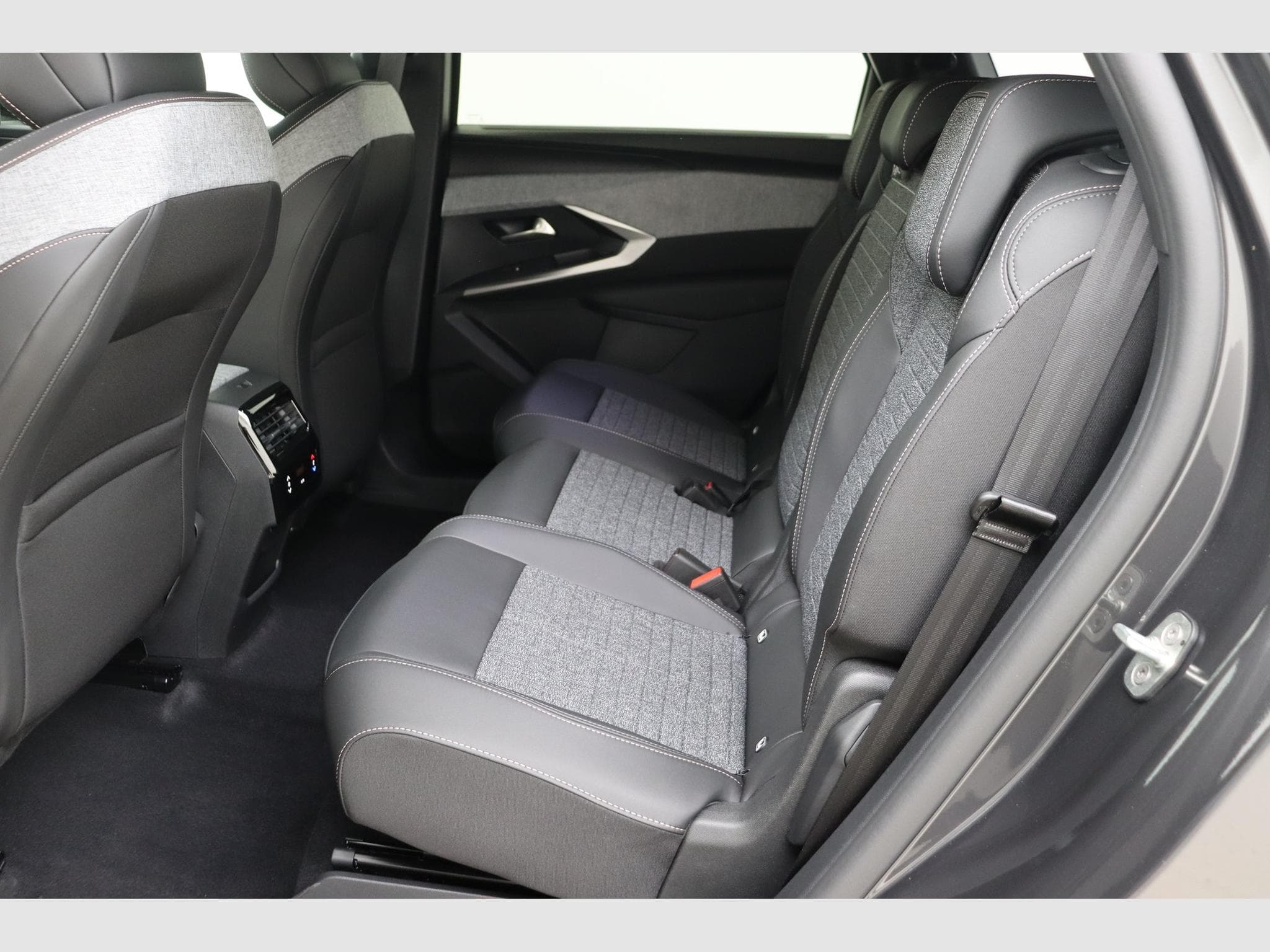 Peugeot 5008 Allure (2026) - Photo 16
