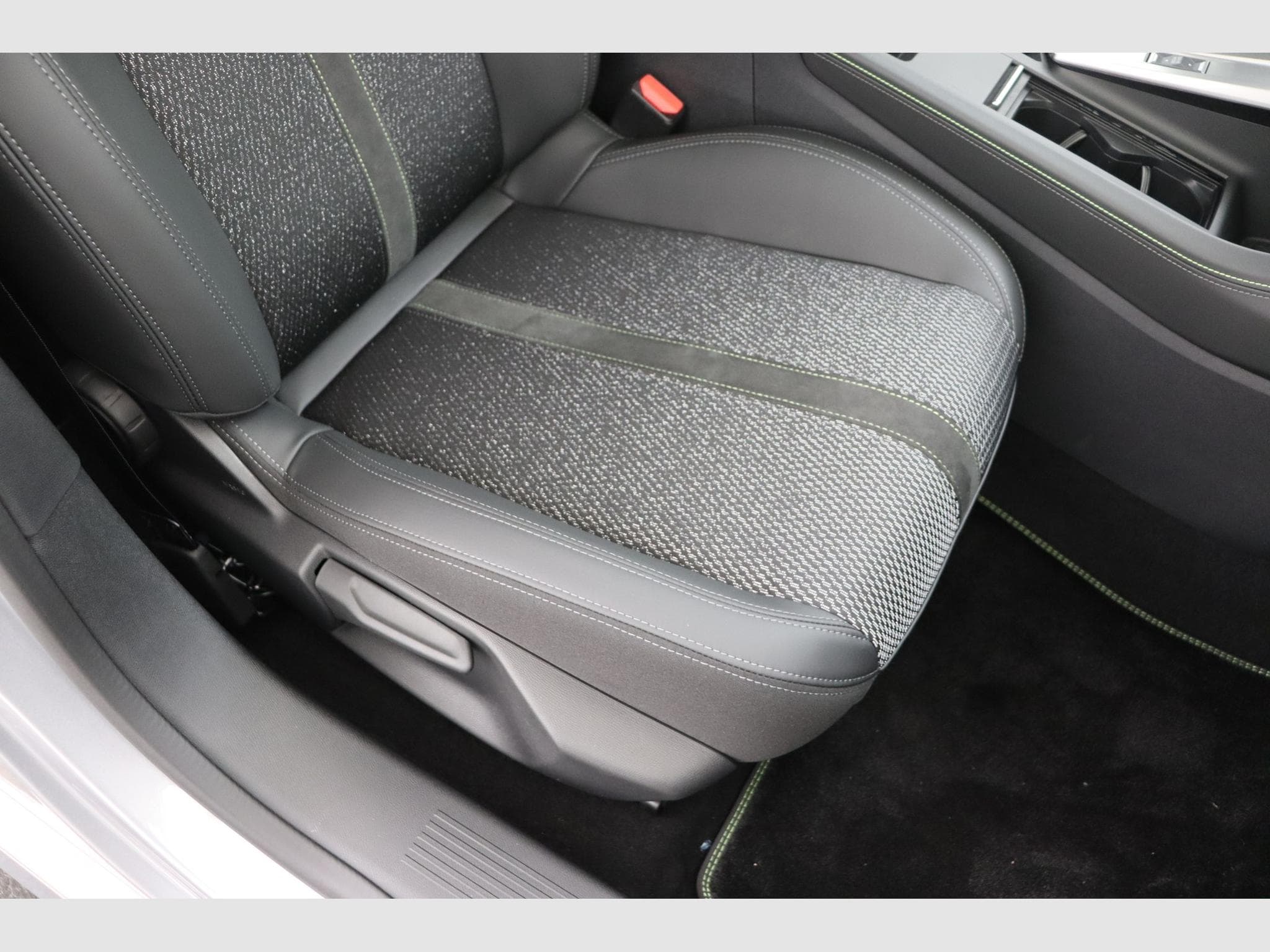 Peugeot 308 GT (2026) - Photo 16