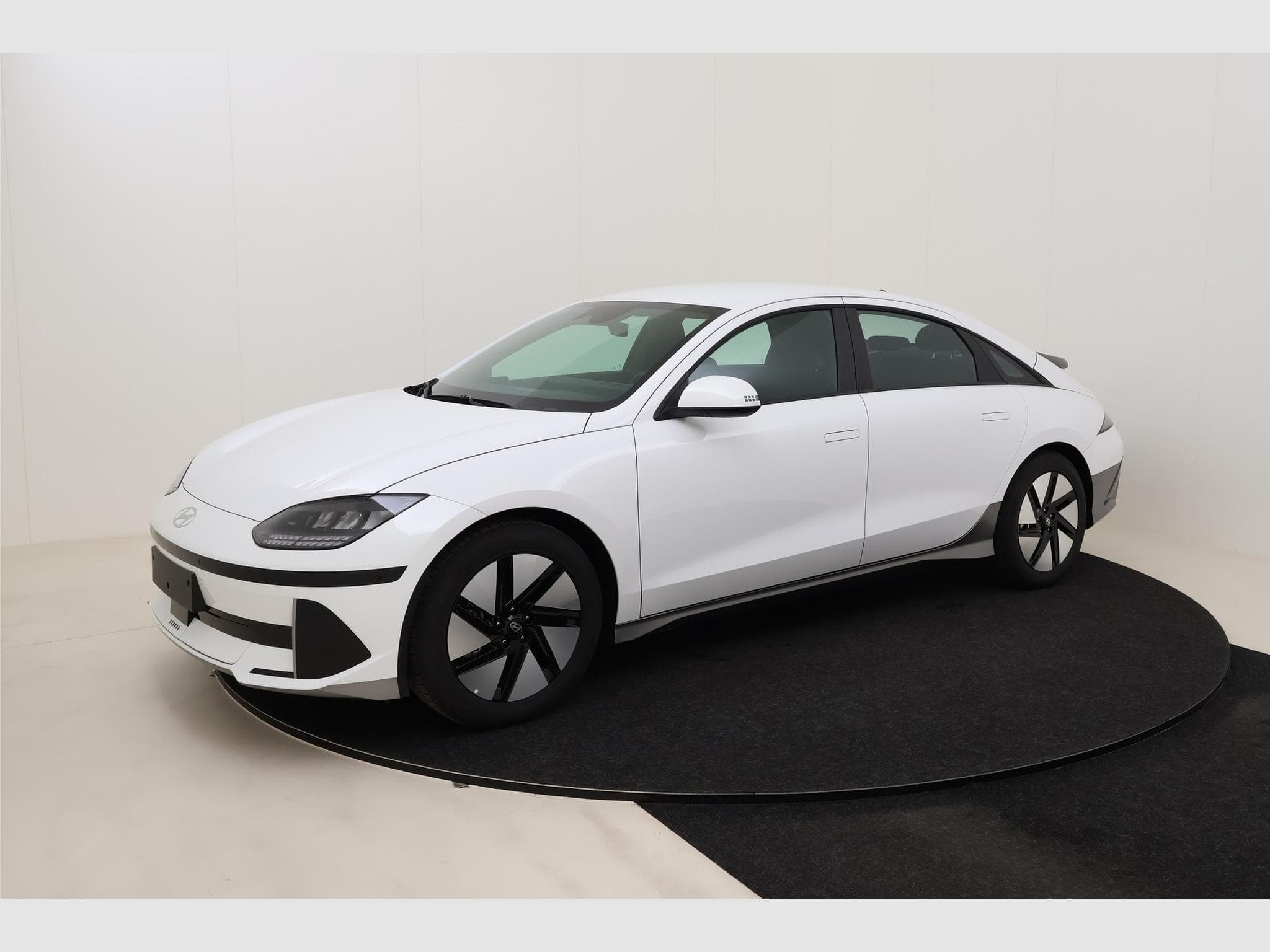 Hyundai IONIQ 6 Core (2026) - Photo 10