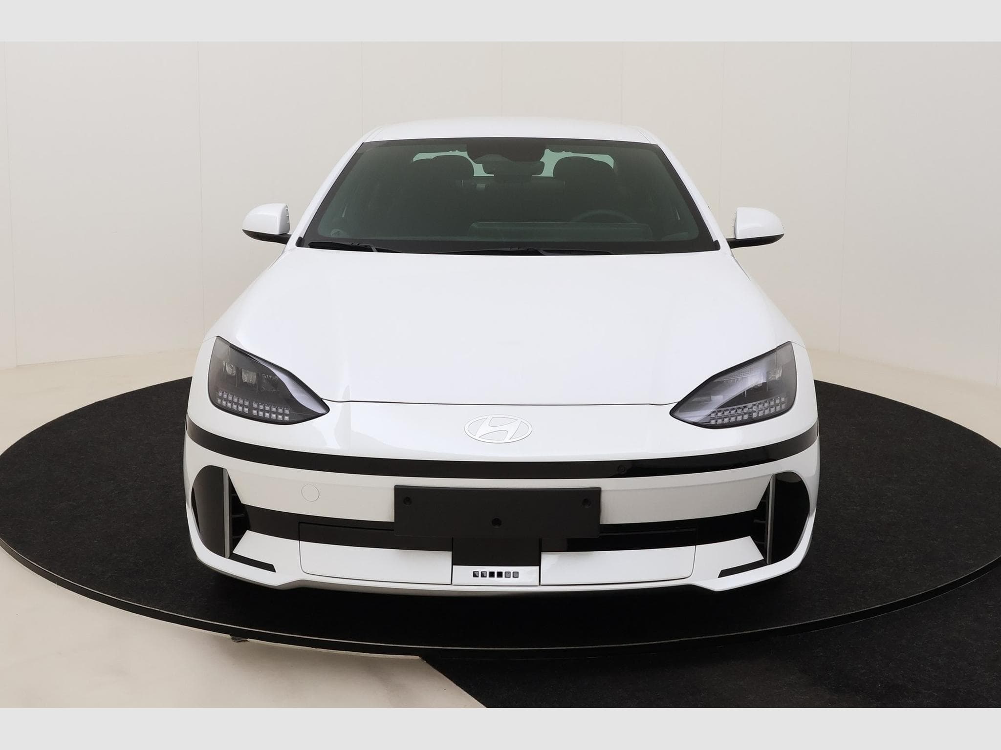 Hyundai IONIQ 6 Core (2026) - Photo 2