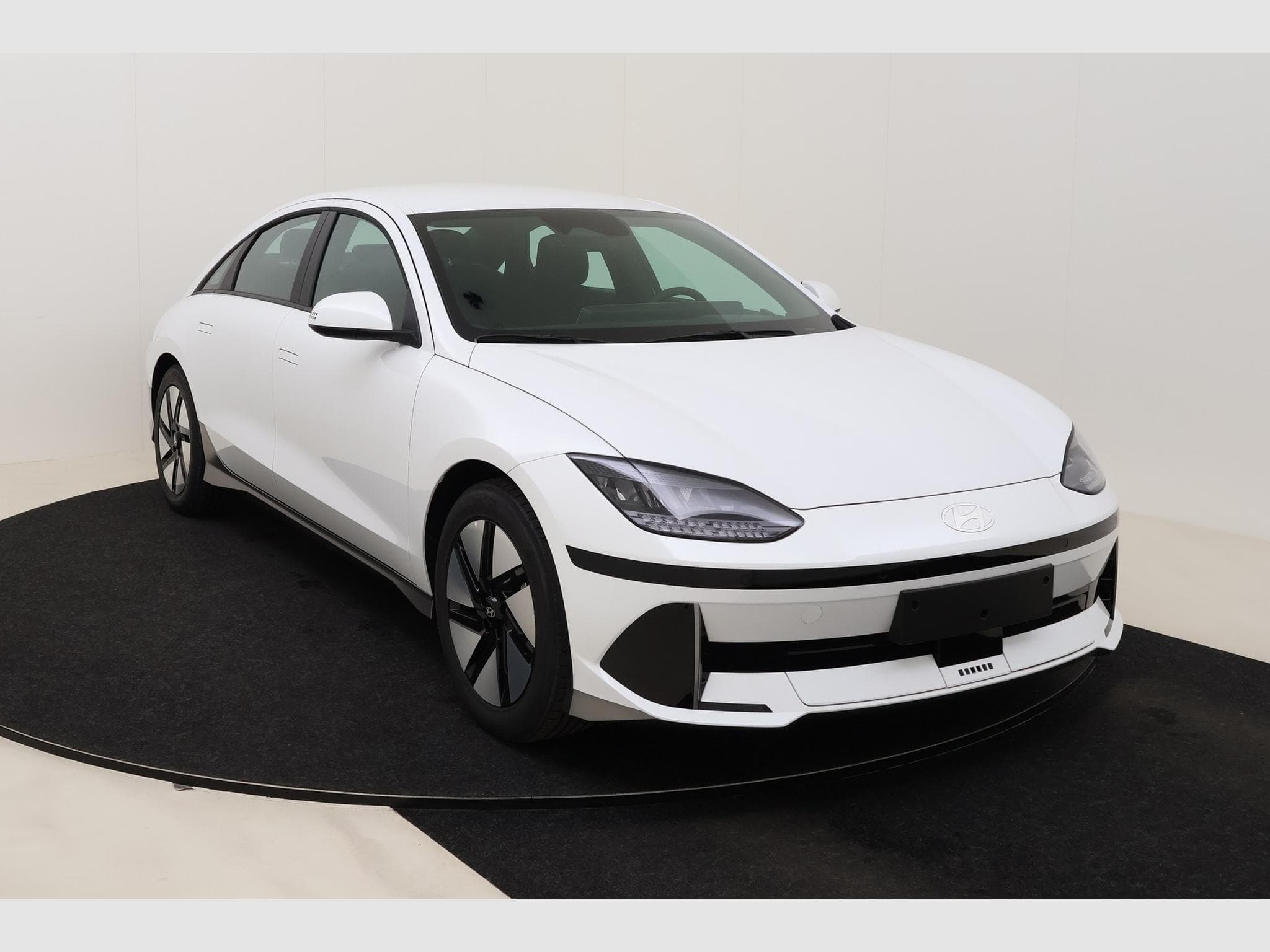 Hyundai IONIQ 6 Core (2026) - Photo 3
