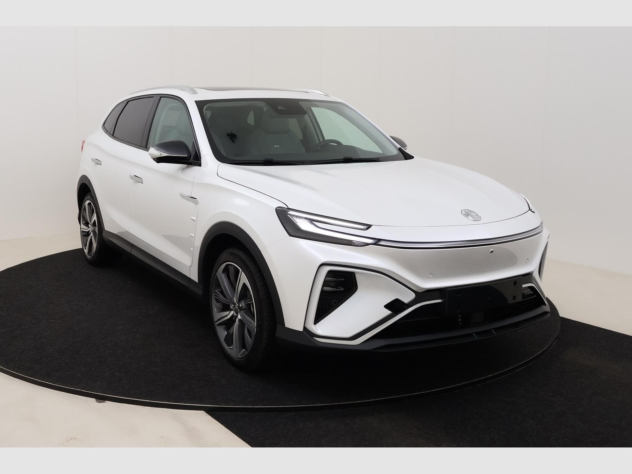 Mg Marvel R Luxury (2025) - Photo 3