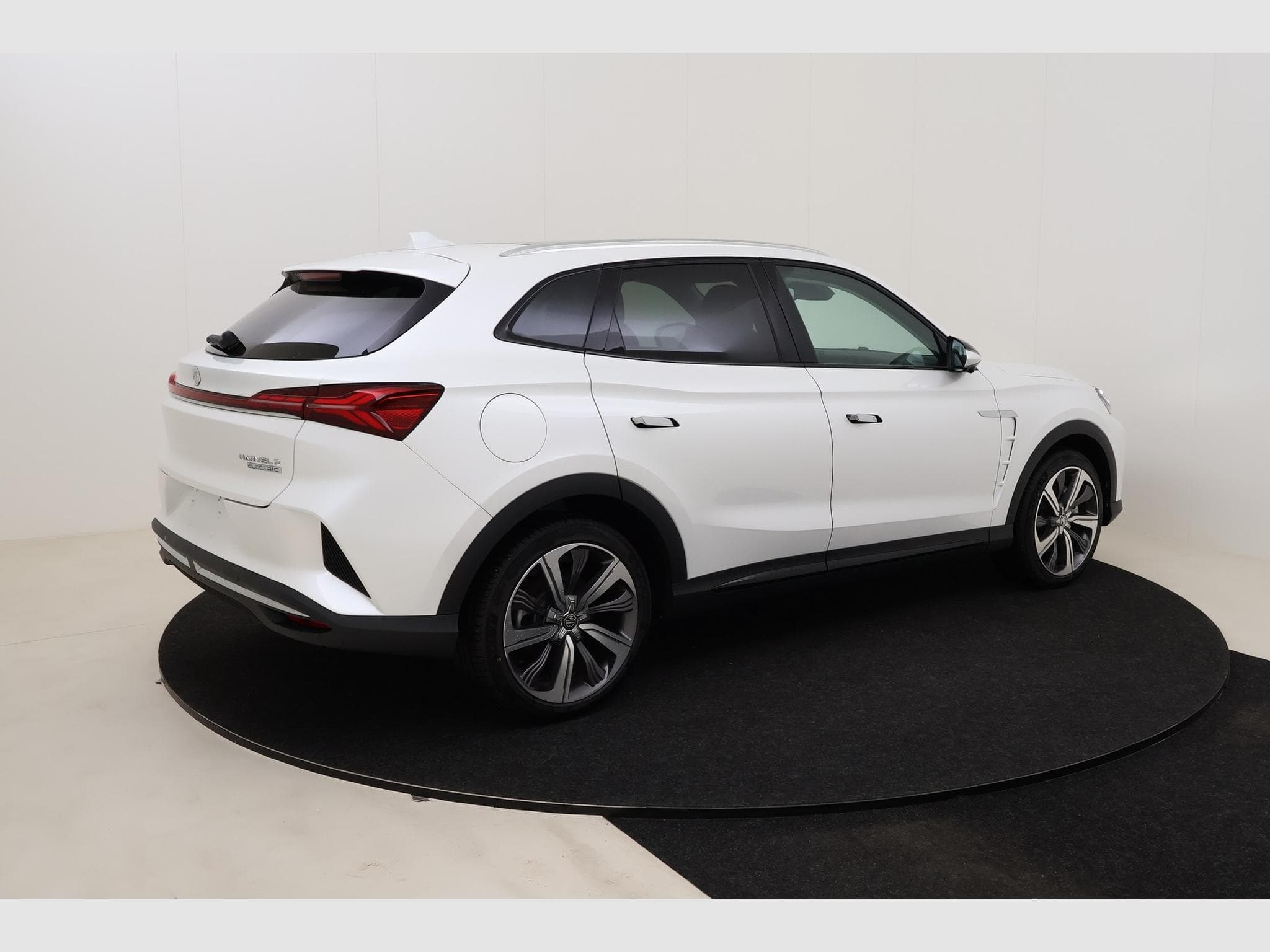 Mg Marvel R Luxury (2025) - Photo 5