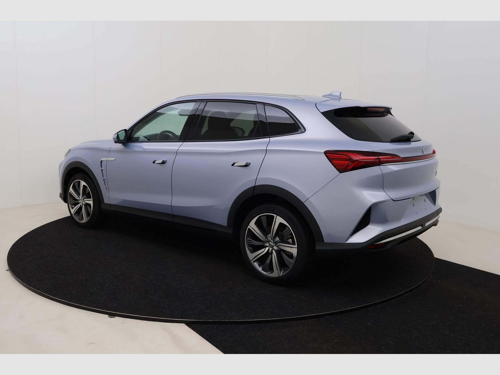 Mg Marvel R Luxury (2024) - Photo 8