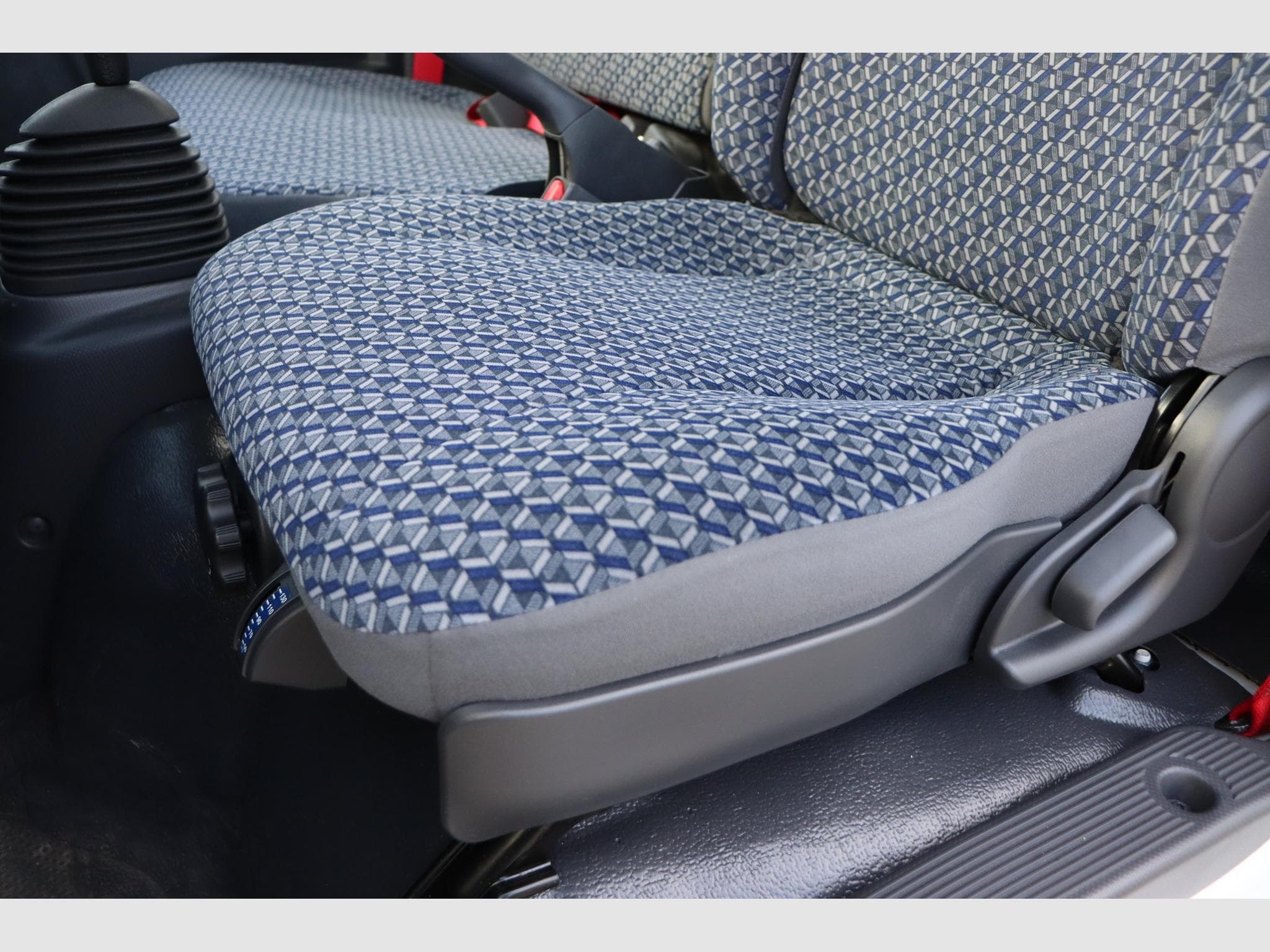 Isuzu N-Serie L 3.5T CityCab MY22 (2025) - Photo 12