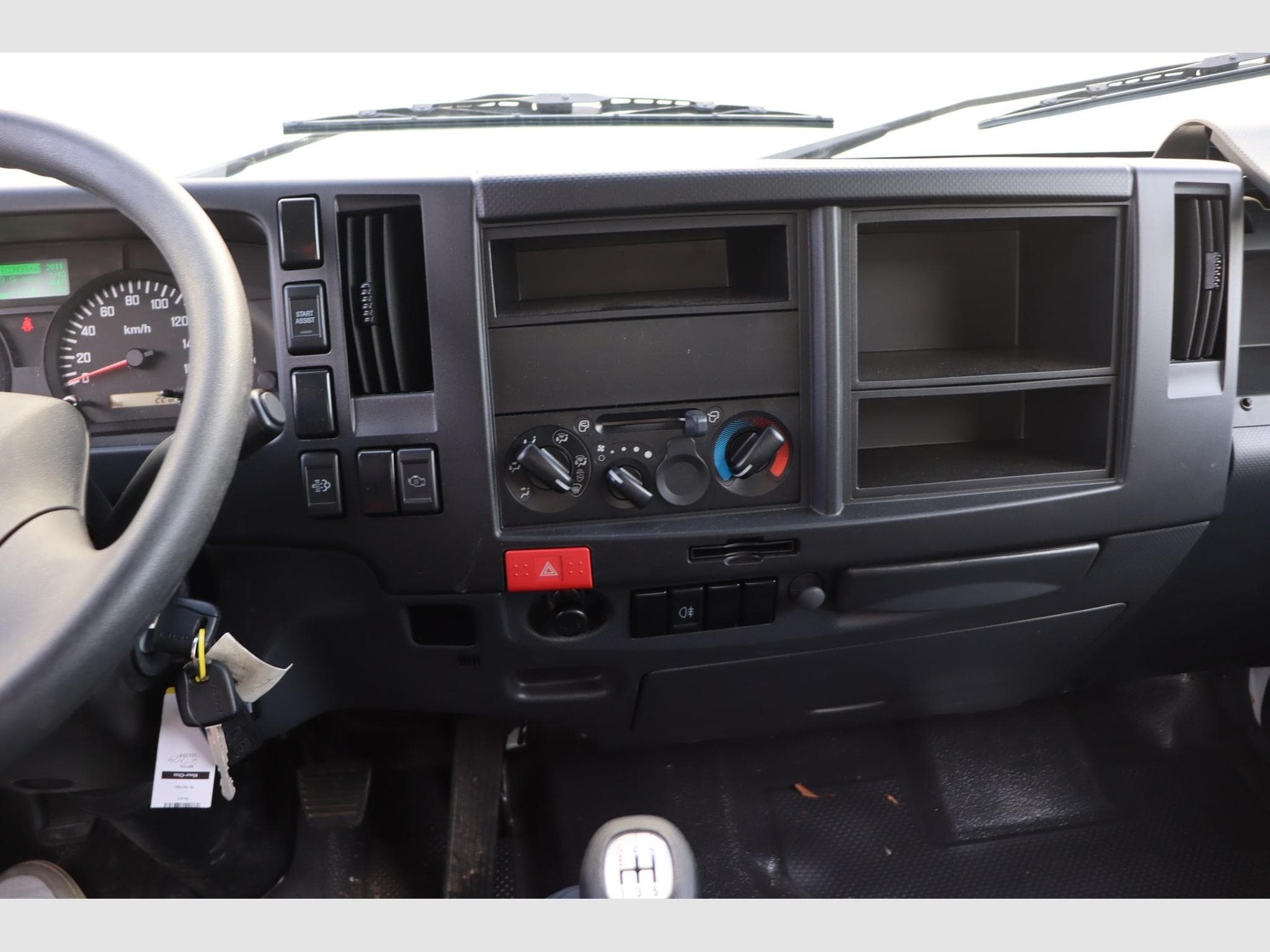 Isuzu N-Serie L 3.5T CityCab MY22 (2025) - Photo 18