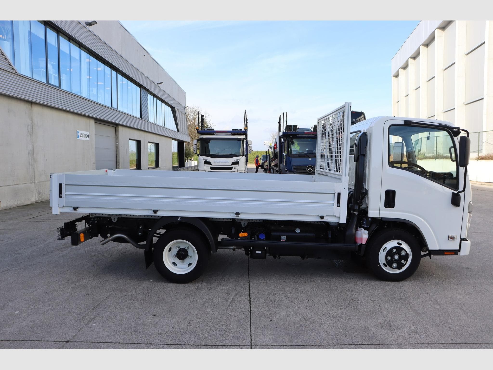 Isuzu N-Serie L 3.5T CityCab MY22 (2025) - Photo 8