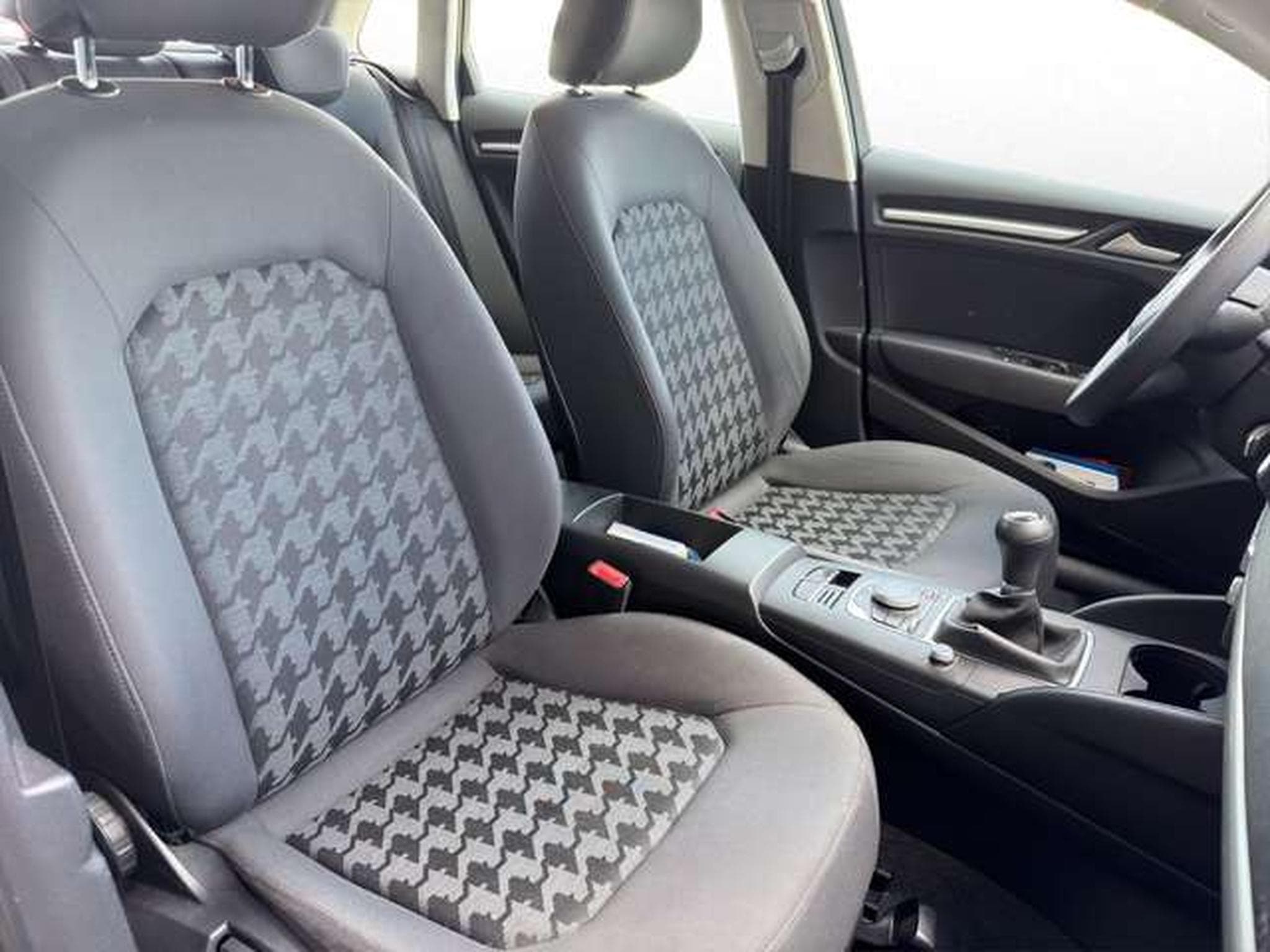 Audi A3 Sportback 2.0 TDI/Navi/PDC v+h/SHZ (2015) - Photo 16