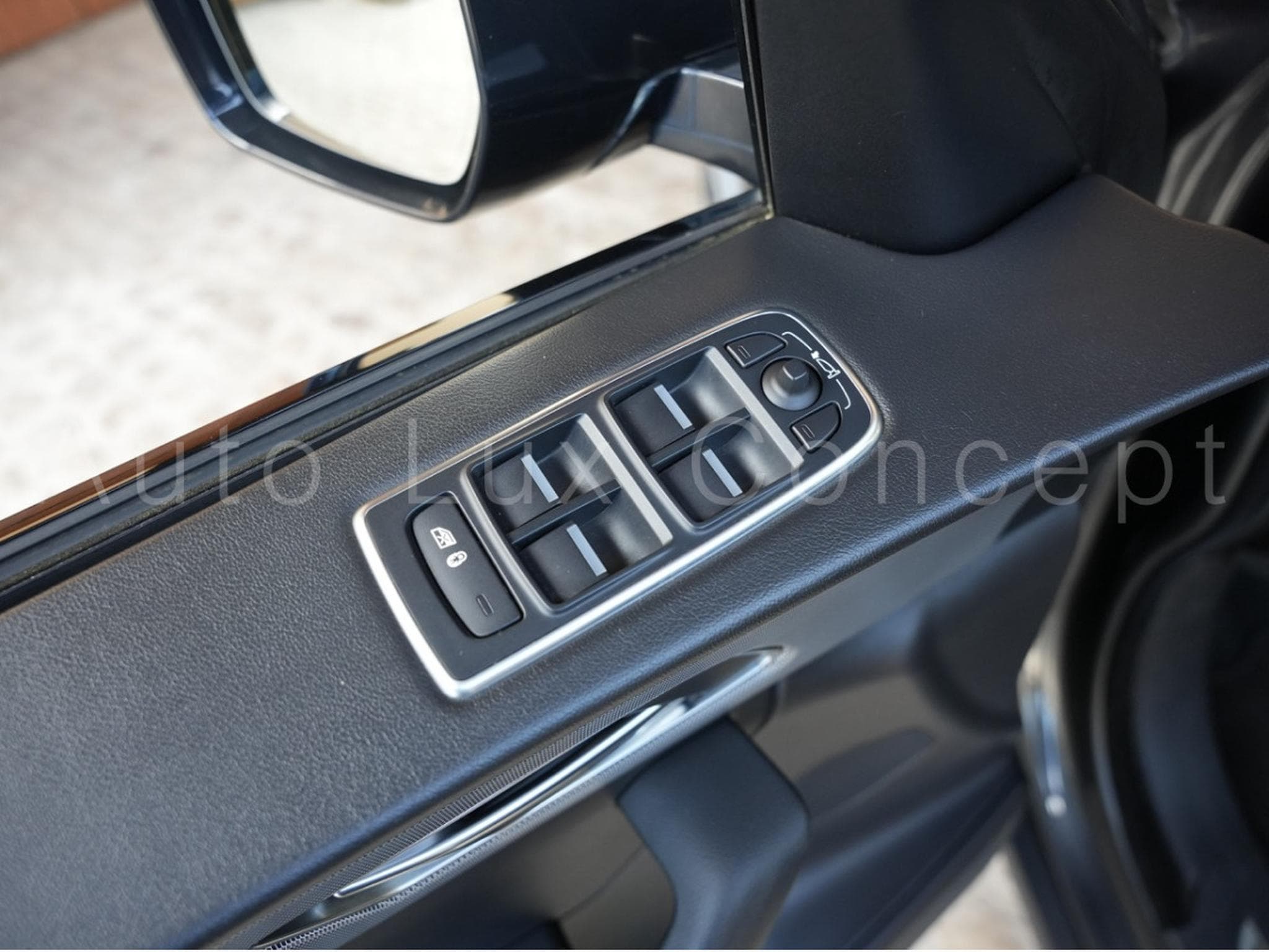 Jaguar F-Pace 30d S AWD (2018) - Photo 14