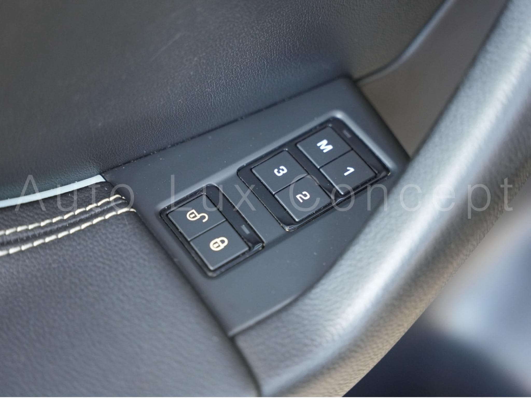 Jaguar F-Pace 30d S AWD (2018) - Photo 15