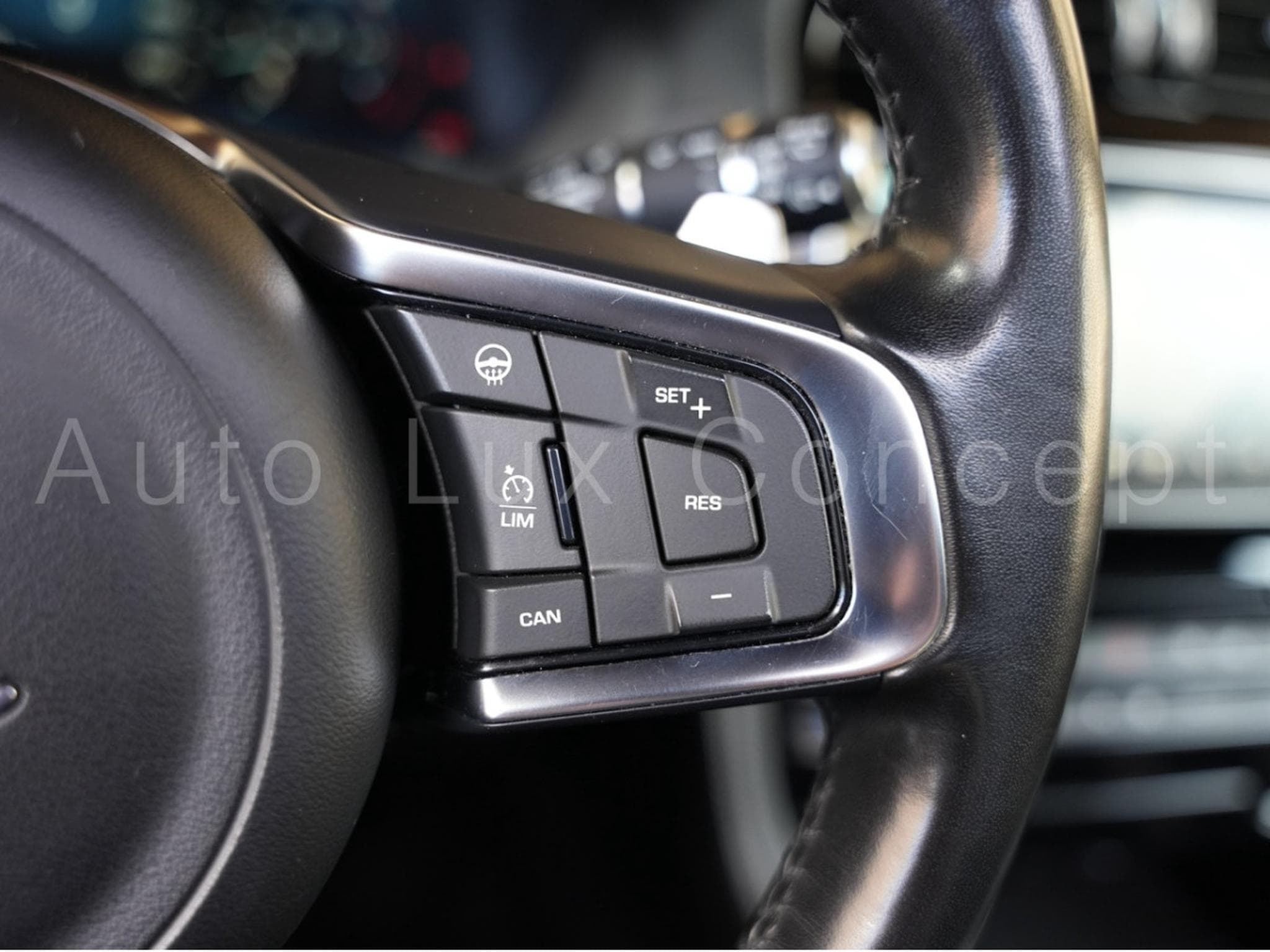 Jaguar F-Pace 30d S AWD (2018) - Photo 18