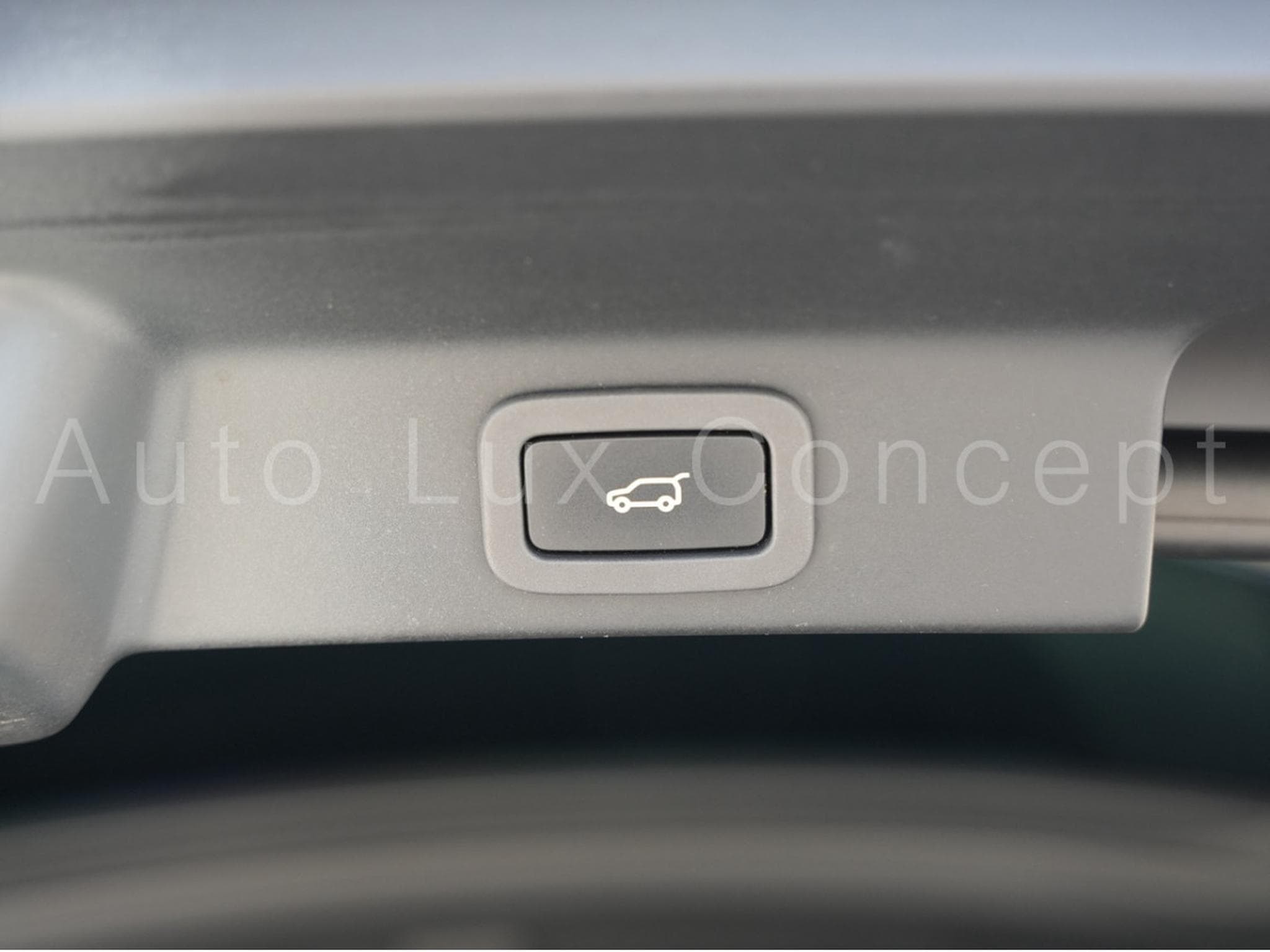 Jaguar F-Pace 30d S AWD (2018) - Photo 25